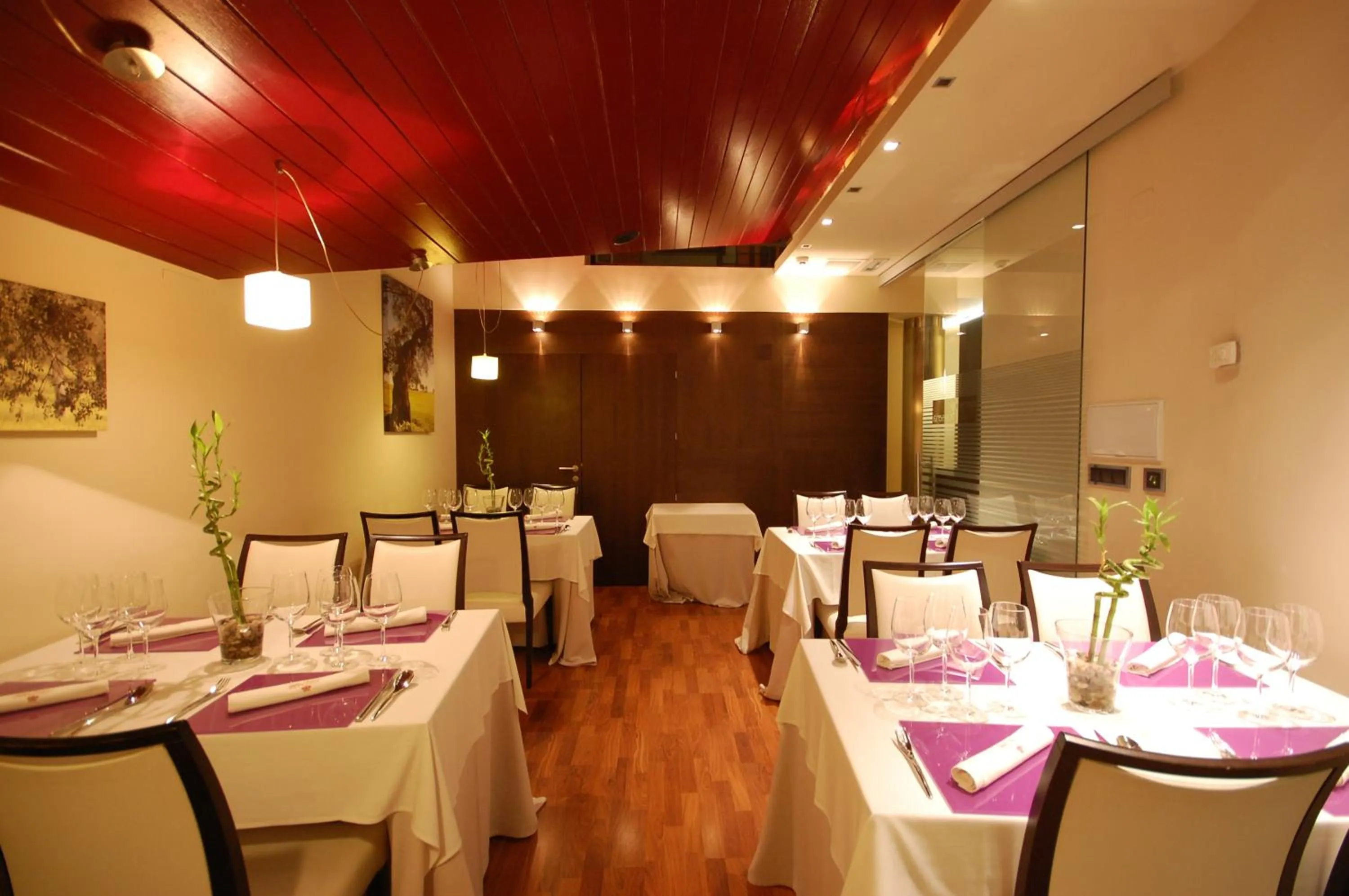 Restaurant/places to eat in Hotel Los Usías