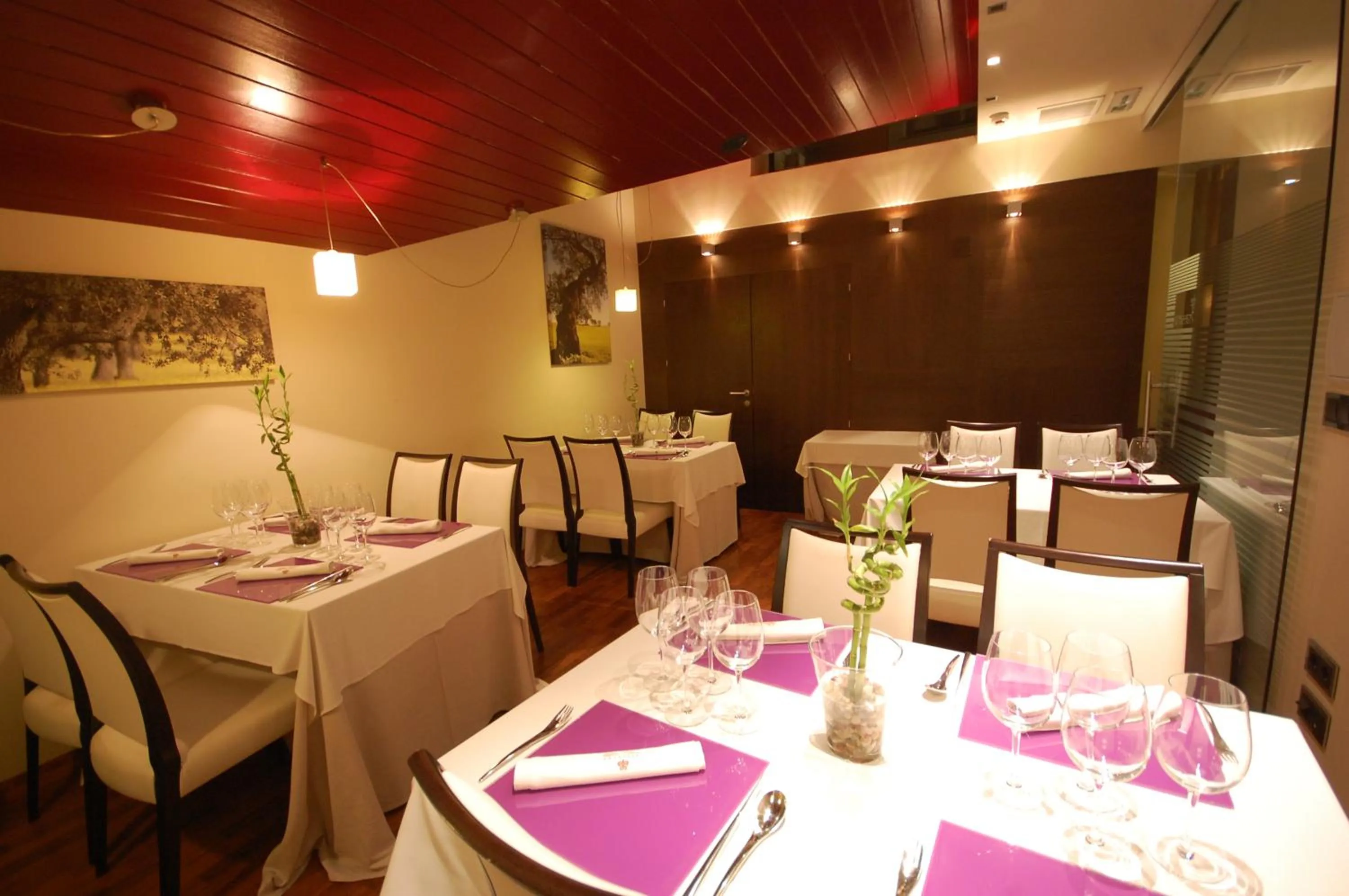 Restaurant/places to eat in Hotel Los Usías