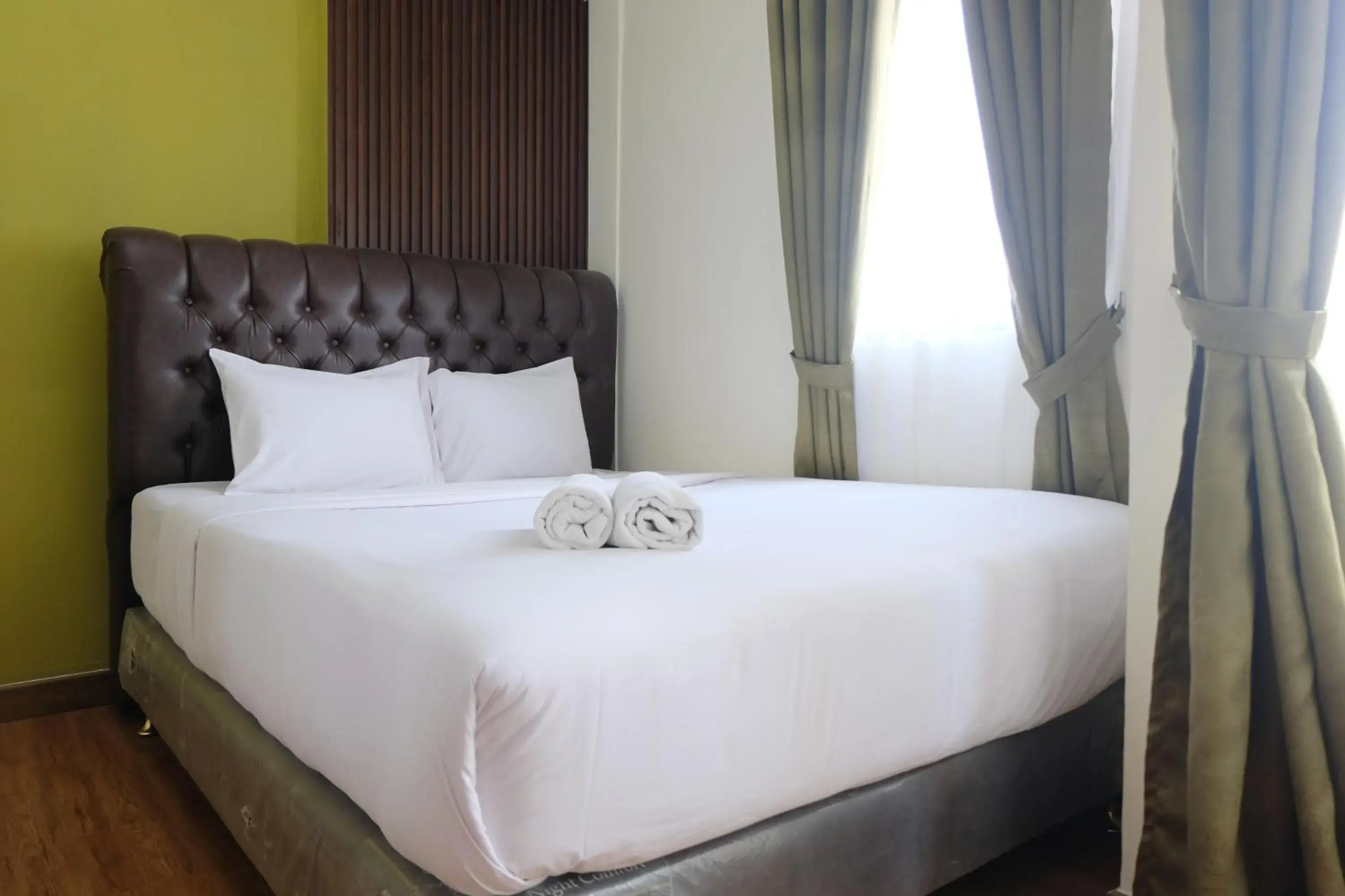 Three-Bedroom Apartment in Spacious and Modern 3BR Apartment at Gateway Ahmad Yani Cicadas By Travelio Three-Bedroom Apartment in Spacious and Modern 3BR Apartment at Gateway Ahmad Yani Cicadas By Travelio