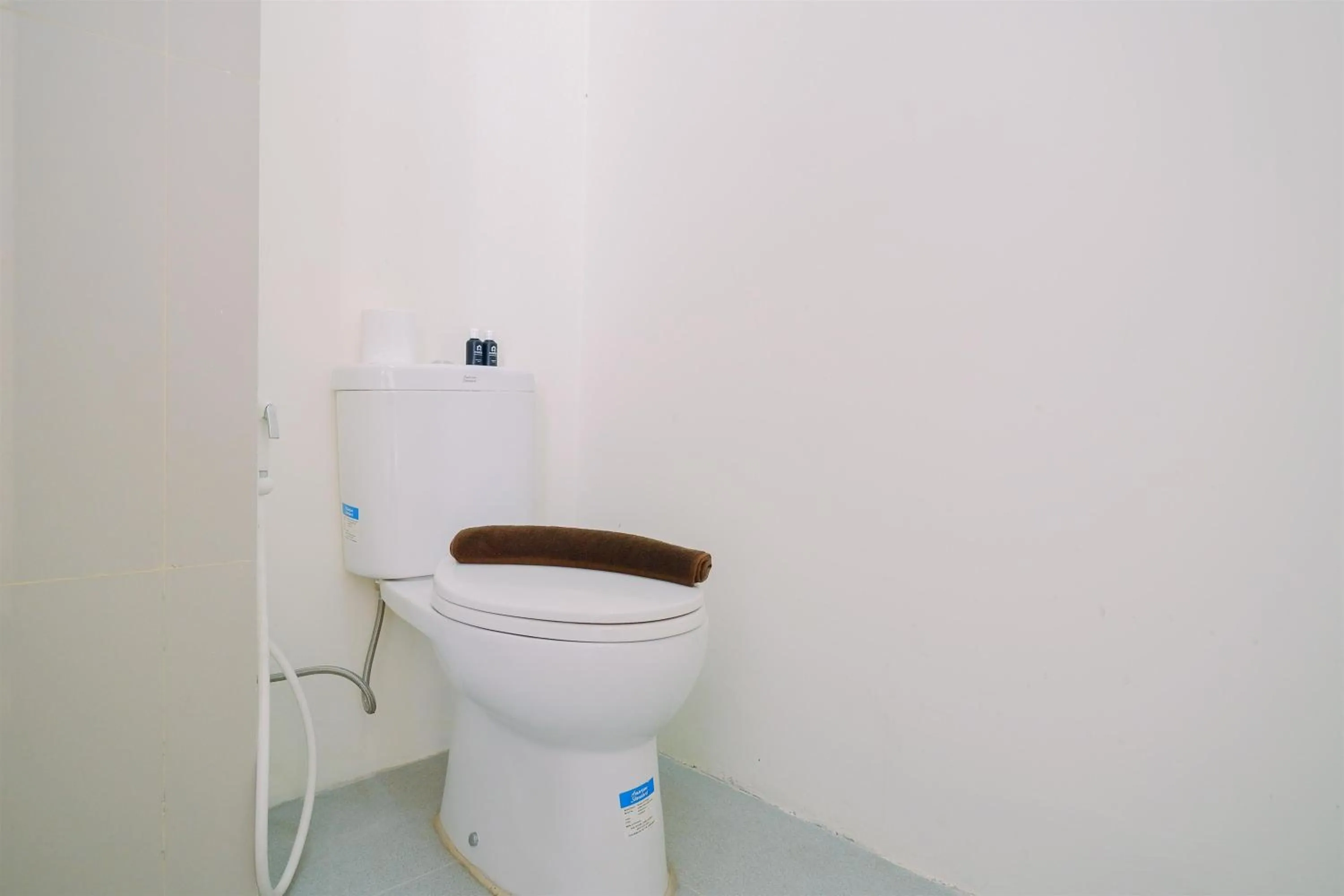 Warm and Cozy Living 2BR Bogorienze Apartment By Travelio