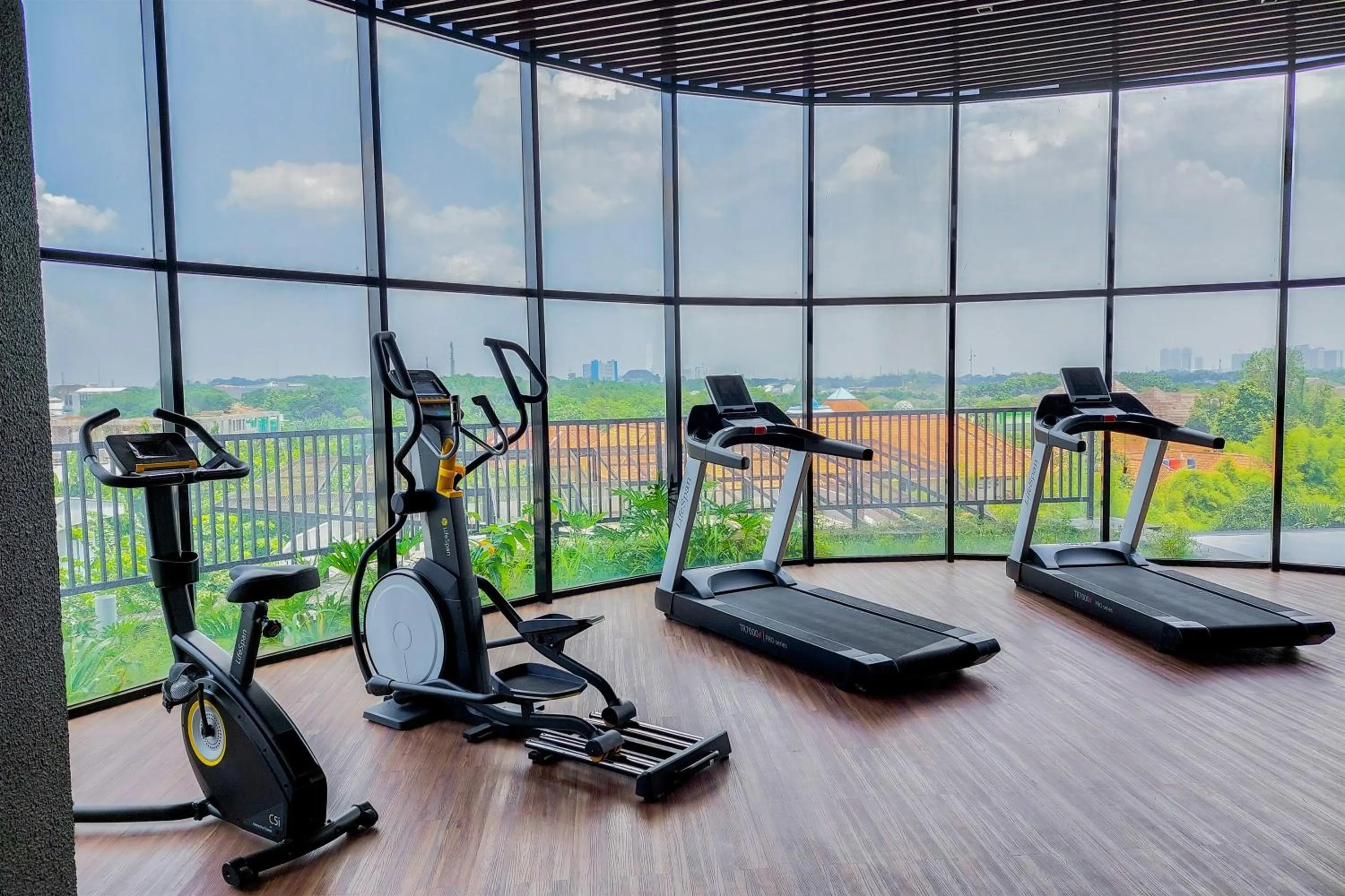 Fitness centre/facilities in Comfy and Modern Studio Room The Ayoma Apartment By Travelio