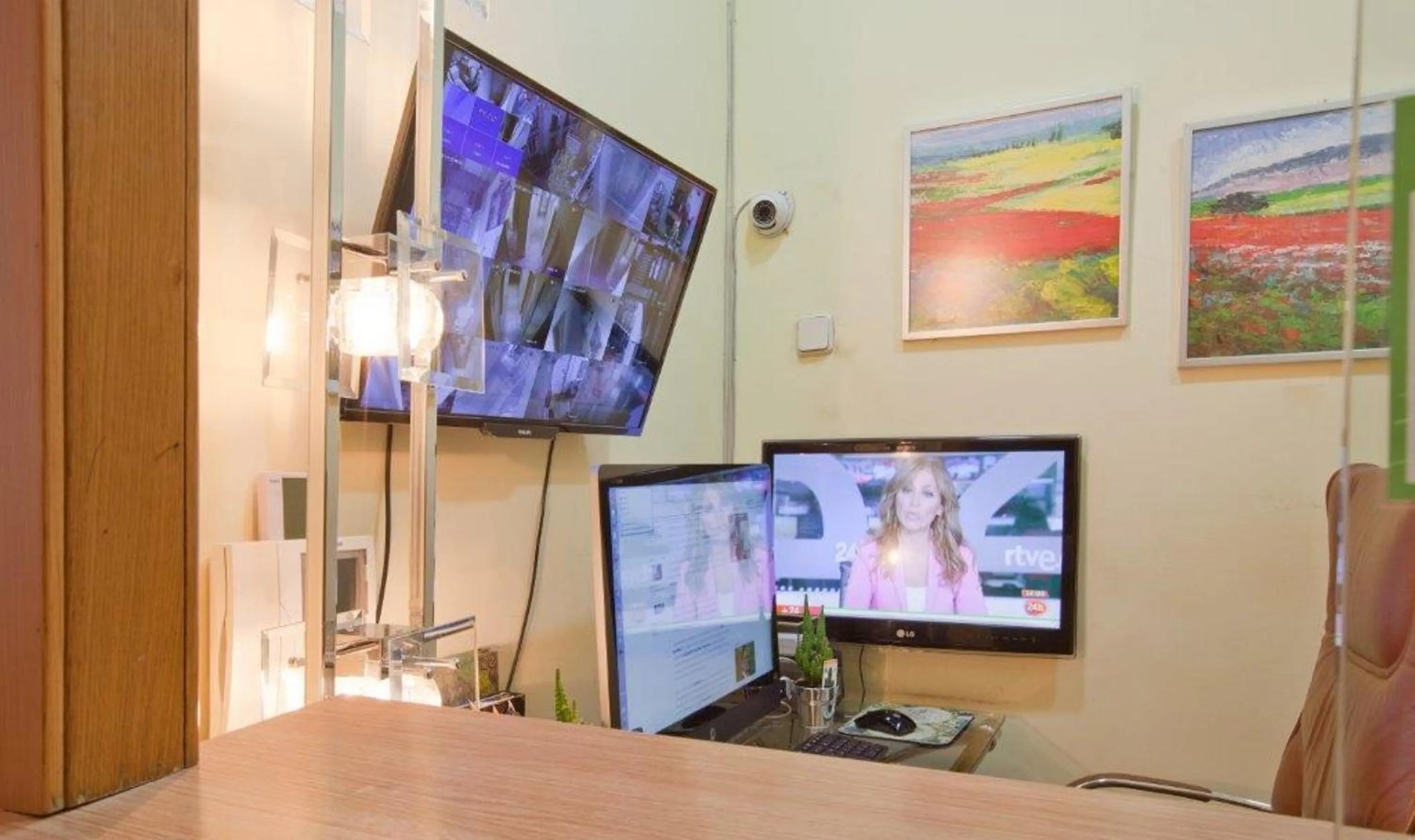 Lobby or reception in Luz Madrid Rooms