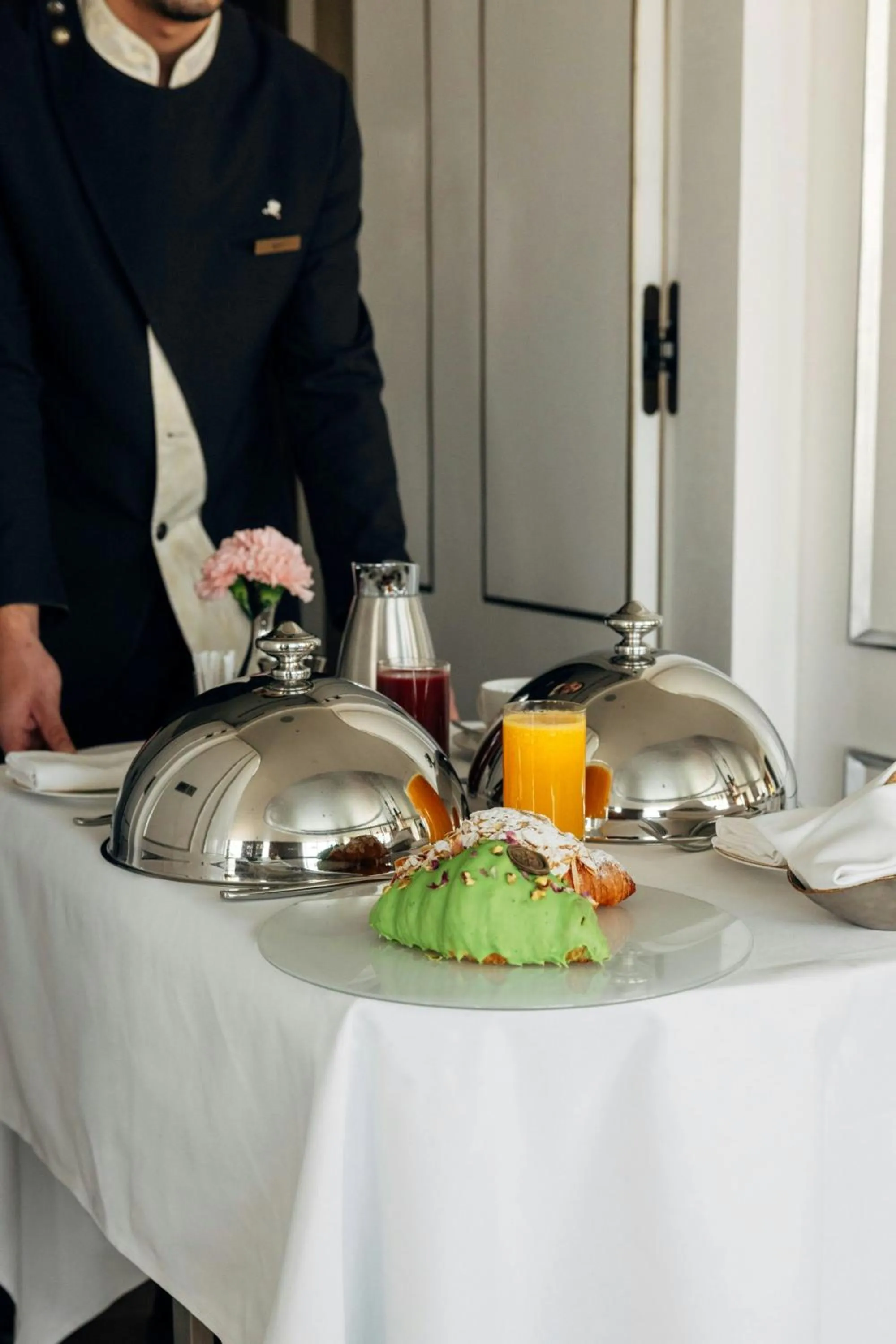 Restaurant/places to eat in The St. Regis Belgrade