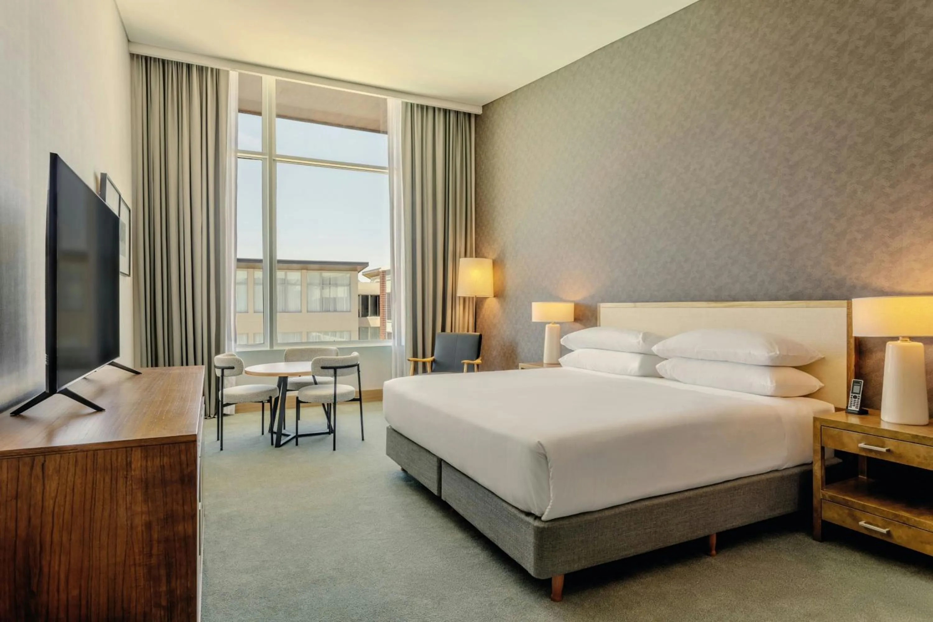 Photo of the whole room, Bed in Sheraton Buenos Aires Greenville Polo & Resort