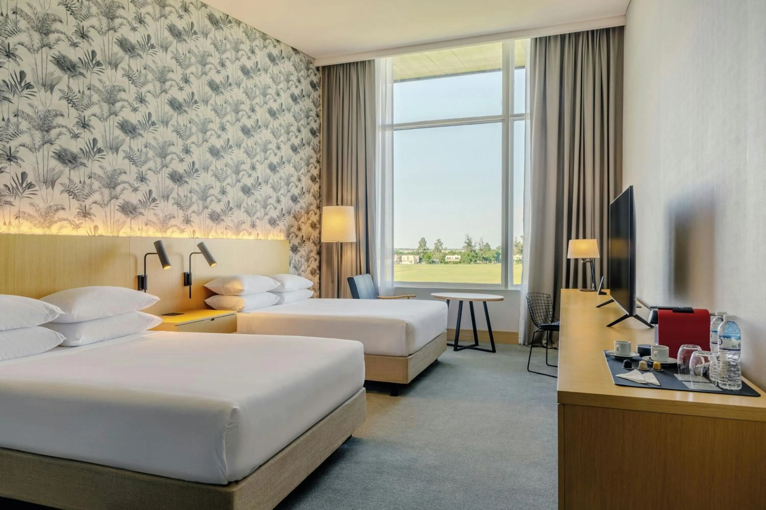 Photo of the whole room, Bed in Sheraton Buenos Aires Greenville Polo & Resort