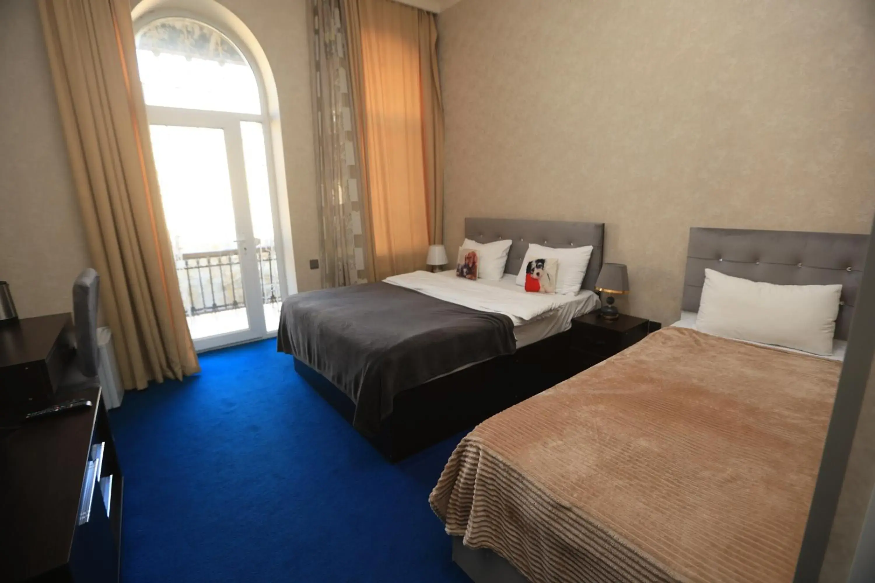 Superior Triple Room in NH Nizami Hotel Superior Triple Room in NH Nizami Hotel