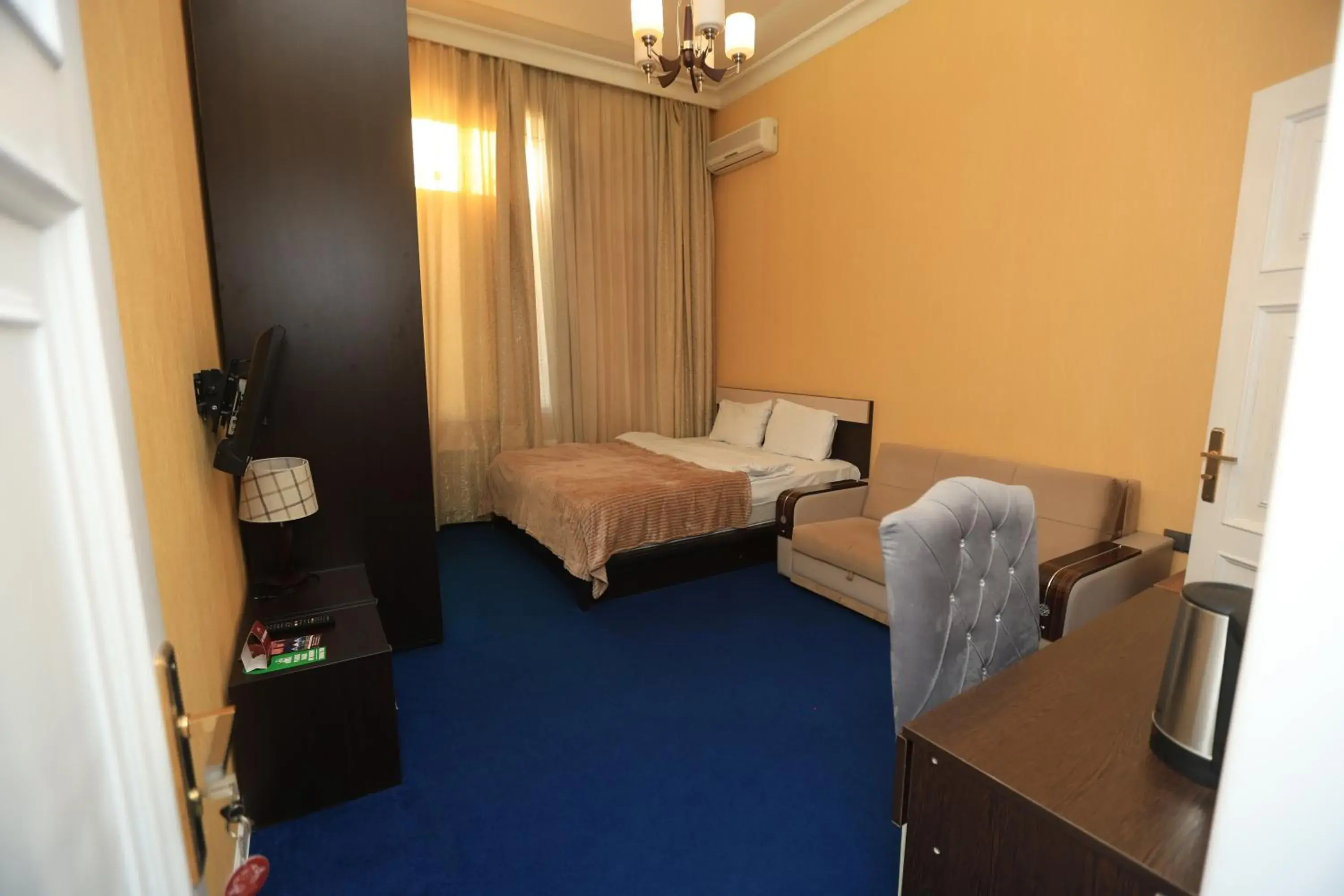 Standard Double Room in NH Nizami Hotel Standard Double Room in NH Nizami Hotel