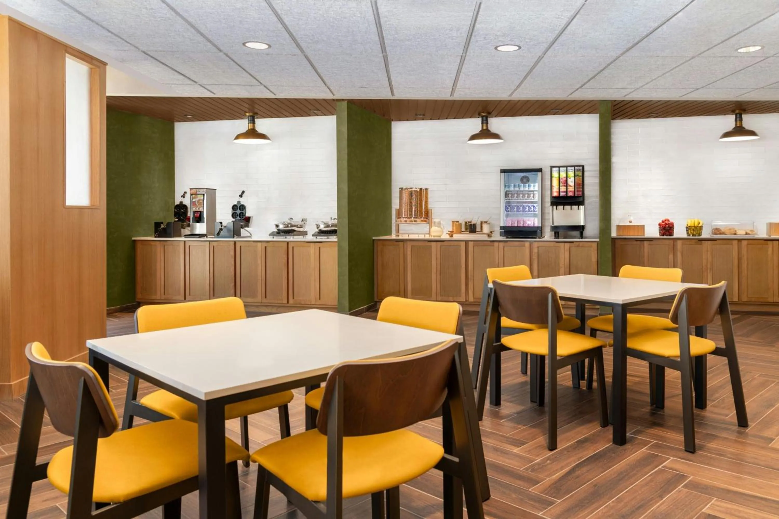 Breakfast in Fairfield by Marriott Inn & Suites Kansas City at The Legends