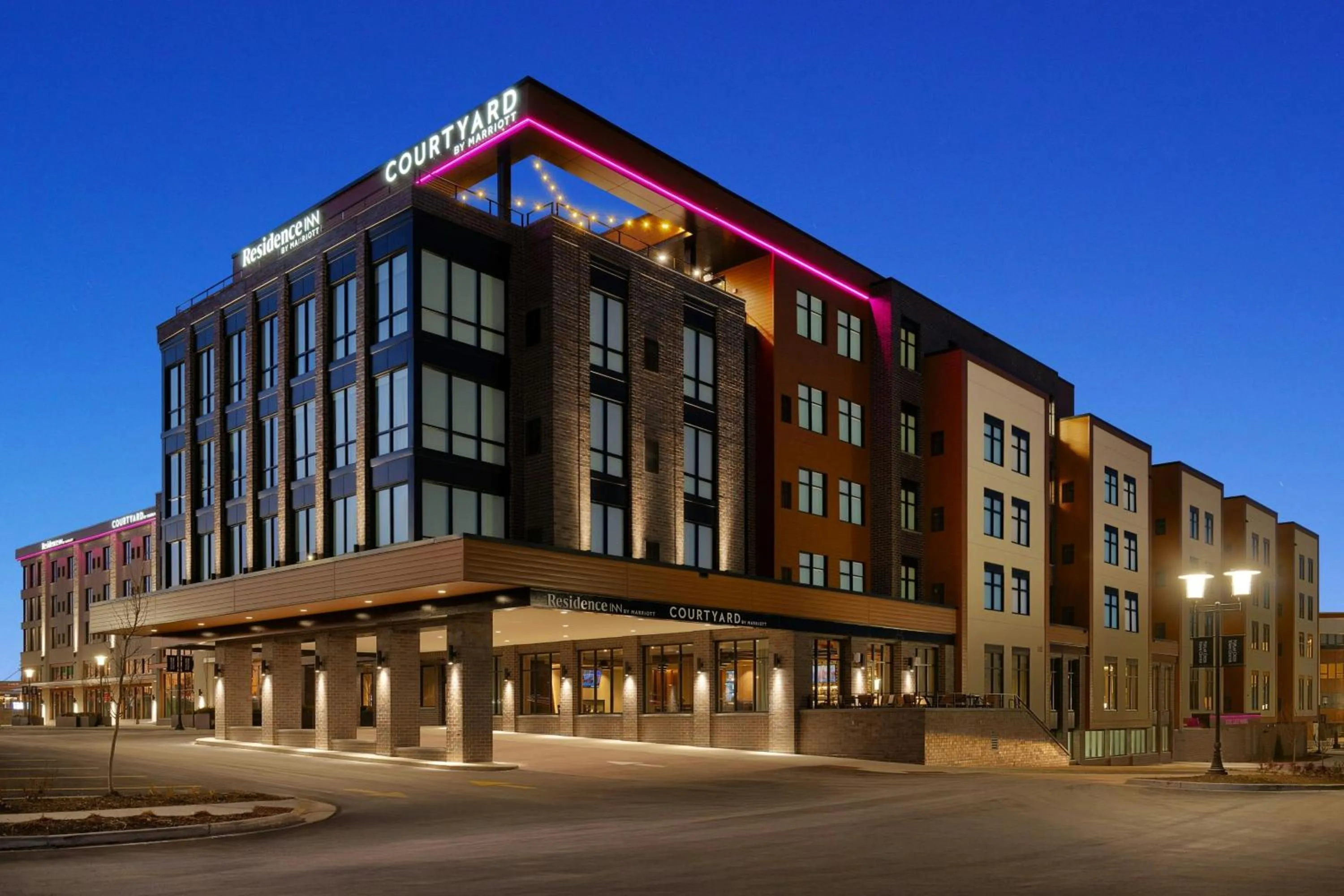 Property building in Residence Inn by Marriott Milwaukee Brookfield at Poplar Creek