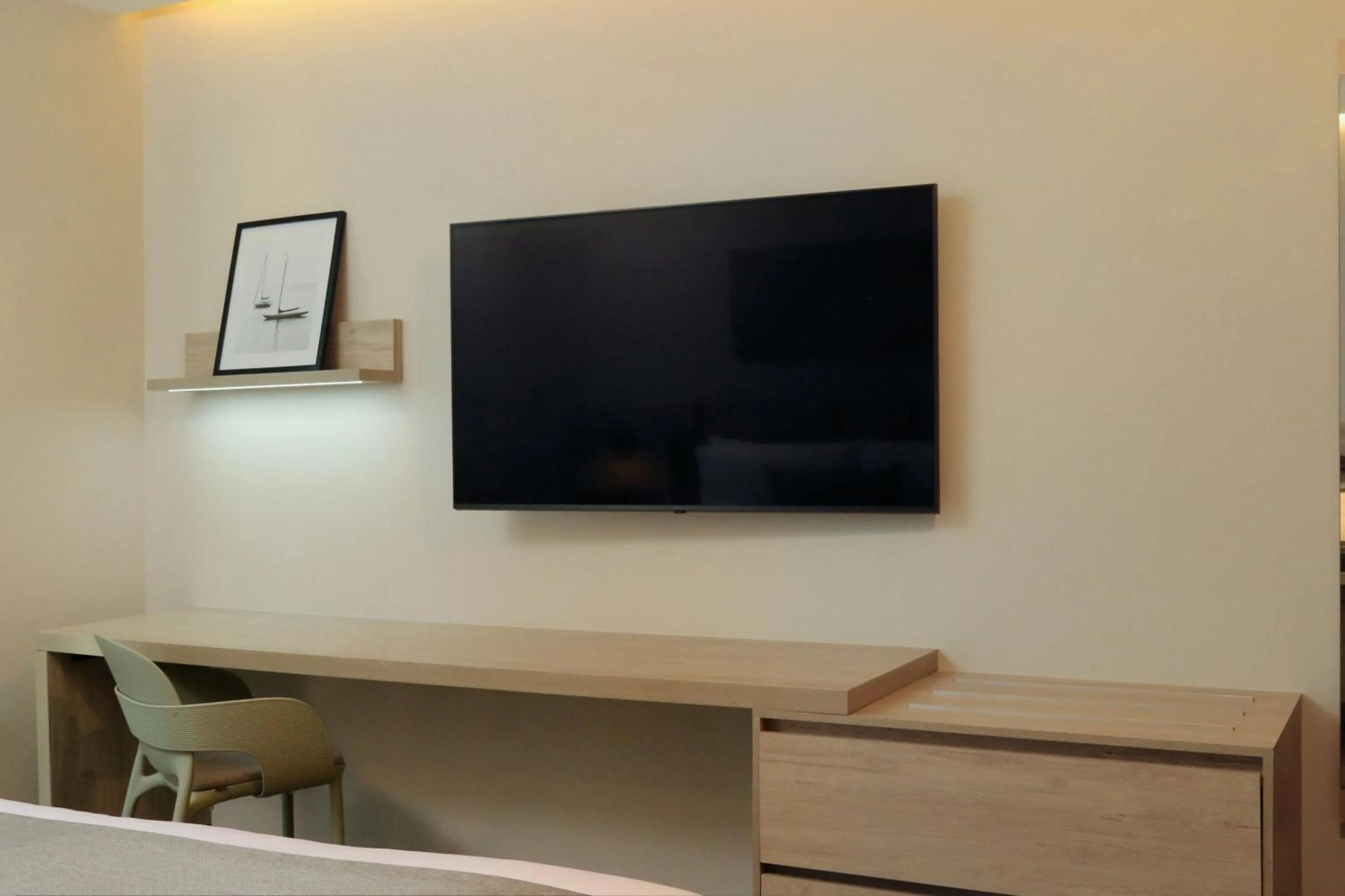 Photo of the whole room in City Express Plus by Marriott Monterrey Centro