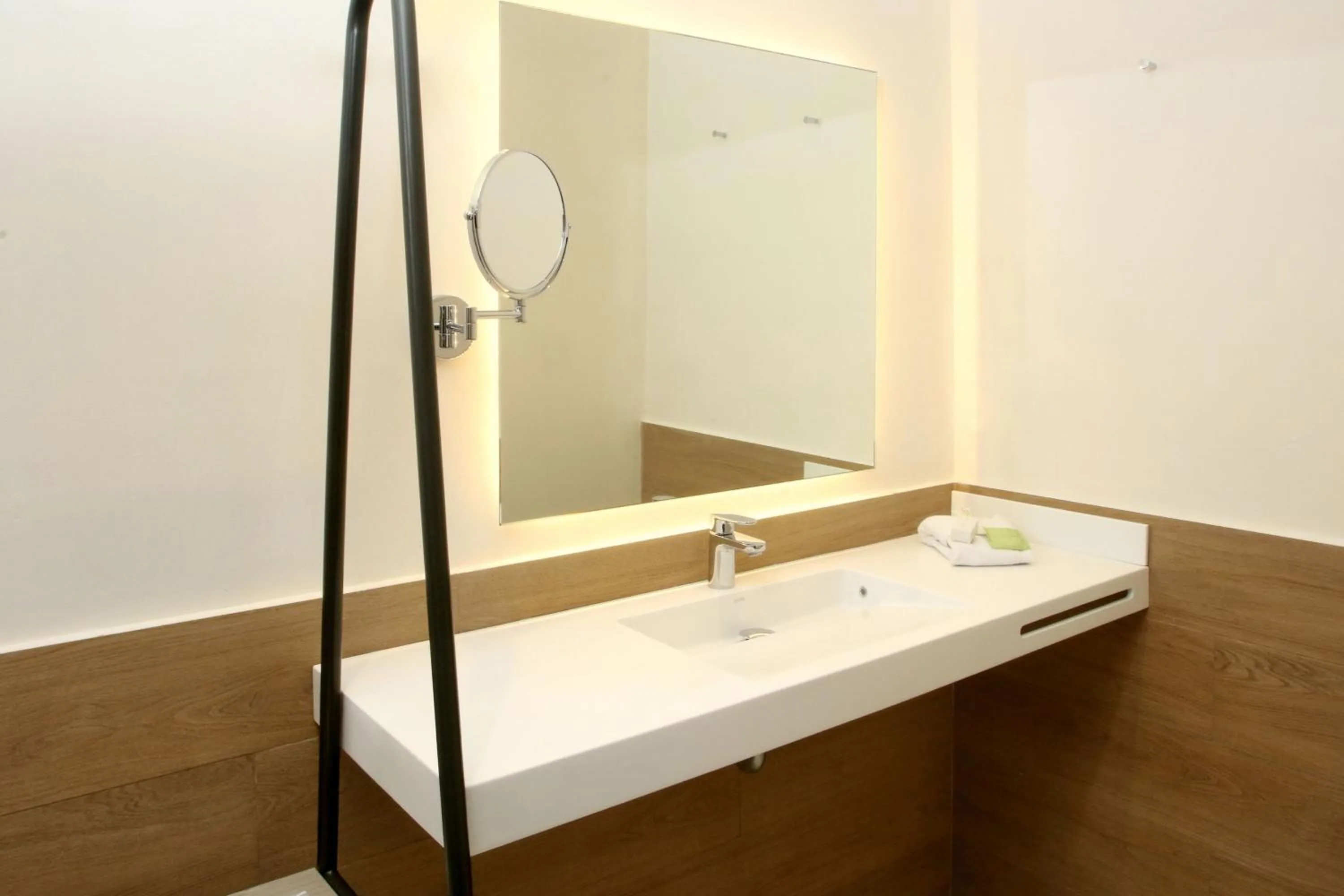 Bathroom in City Express Plus by Marriott Monterrey Centro