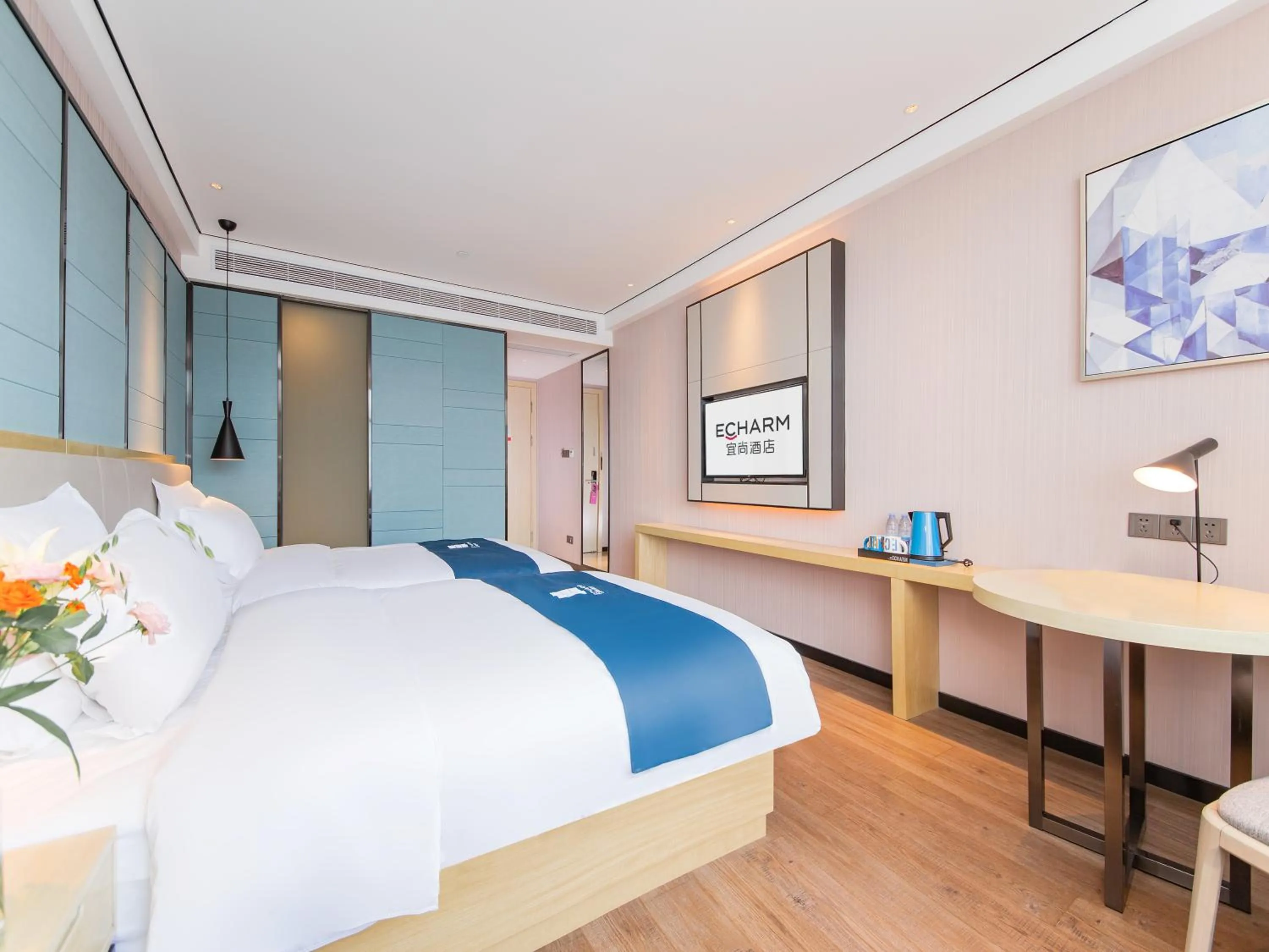 Photo of the whole room, Bed in Echarm Hotel - Jingmen Yintai City Jingchu Institute of Technology