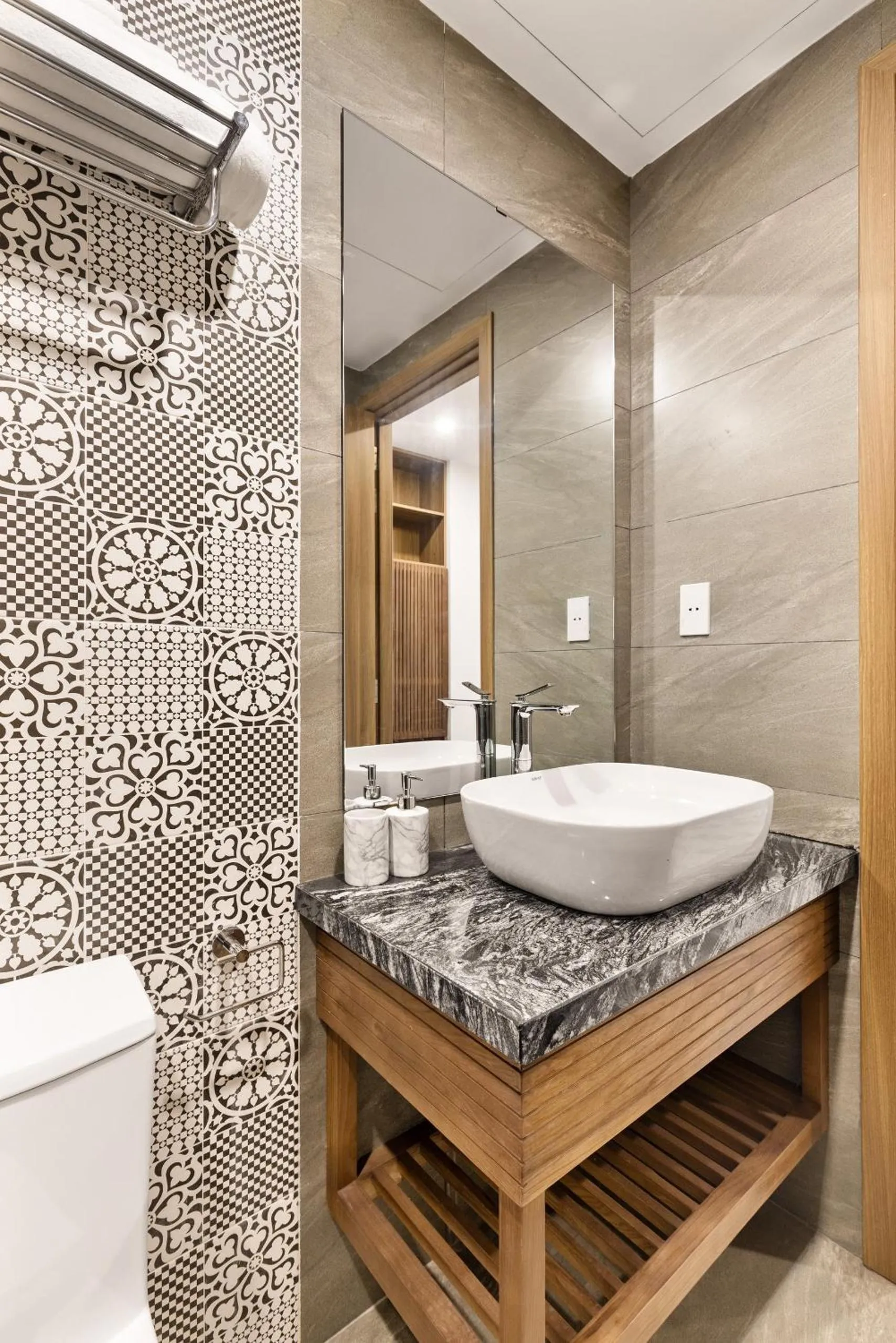 Bathroom in Hoàng Thịnh Hotel & Apartment Danang