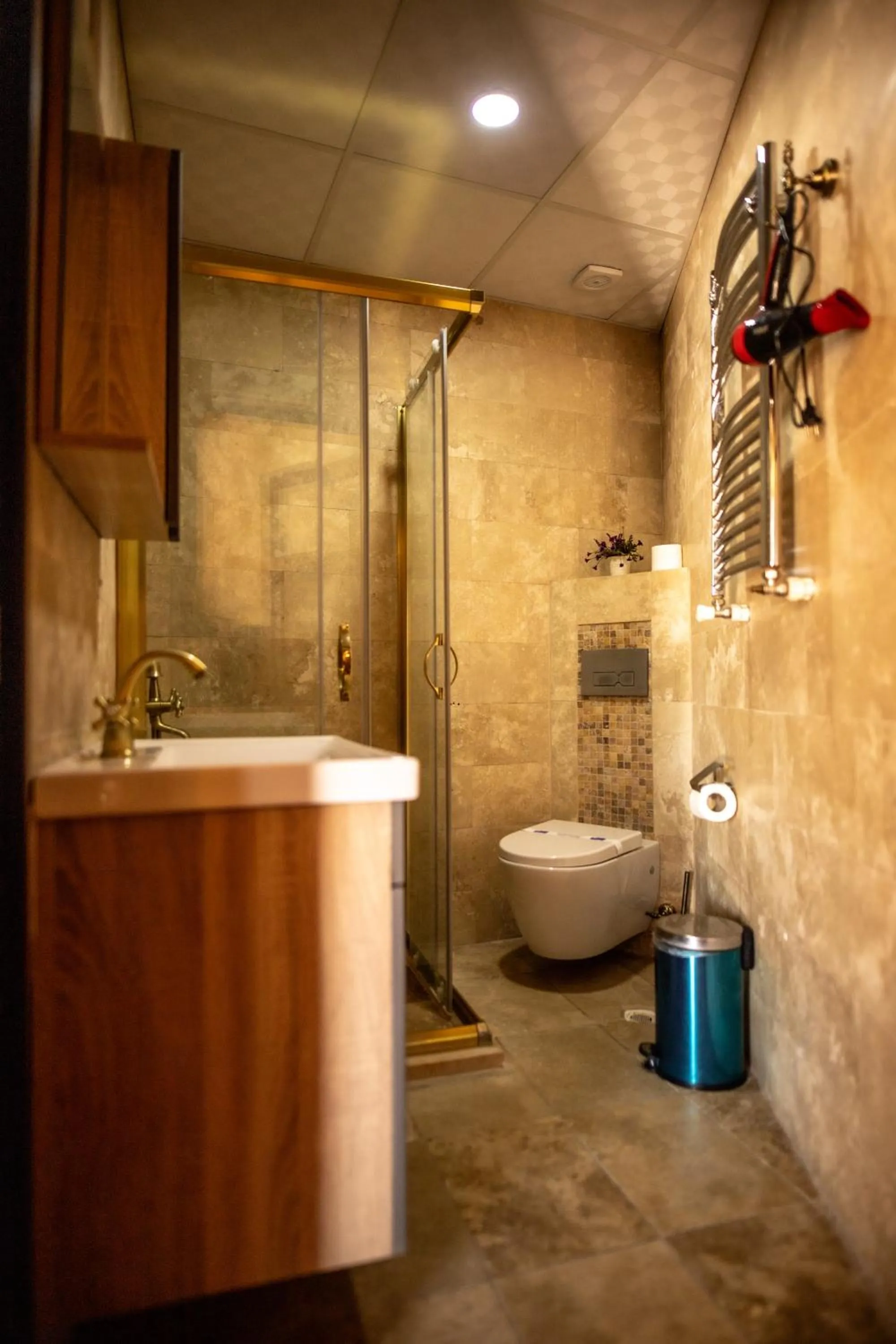 Shower in Güven Cave Hotel