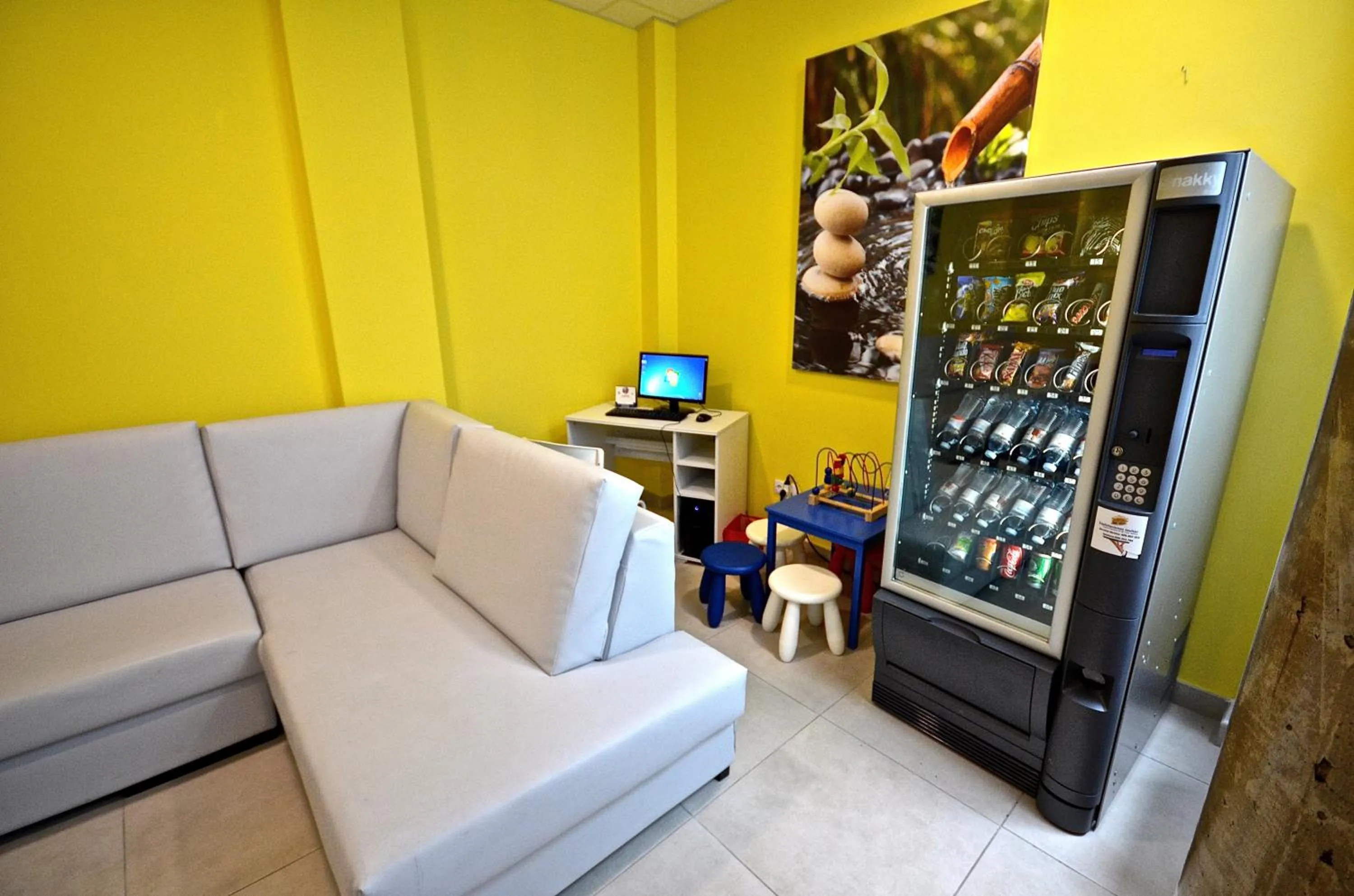 Communal lounge/ TV room in Hotel Puerto Canteras