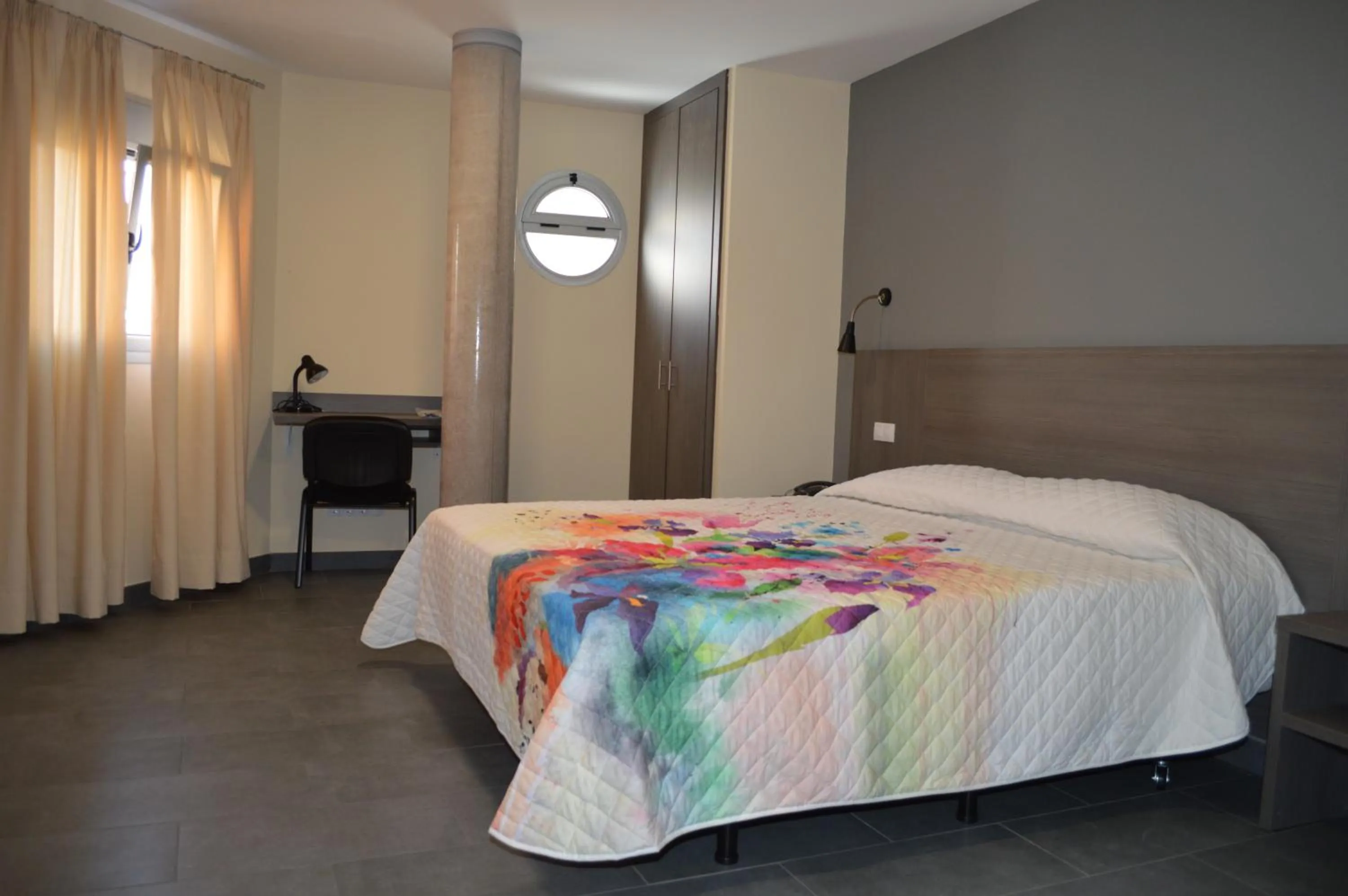 Photo of the whole room, Bed in Hotel Puerto Canteras