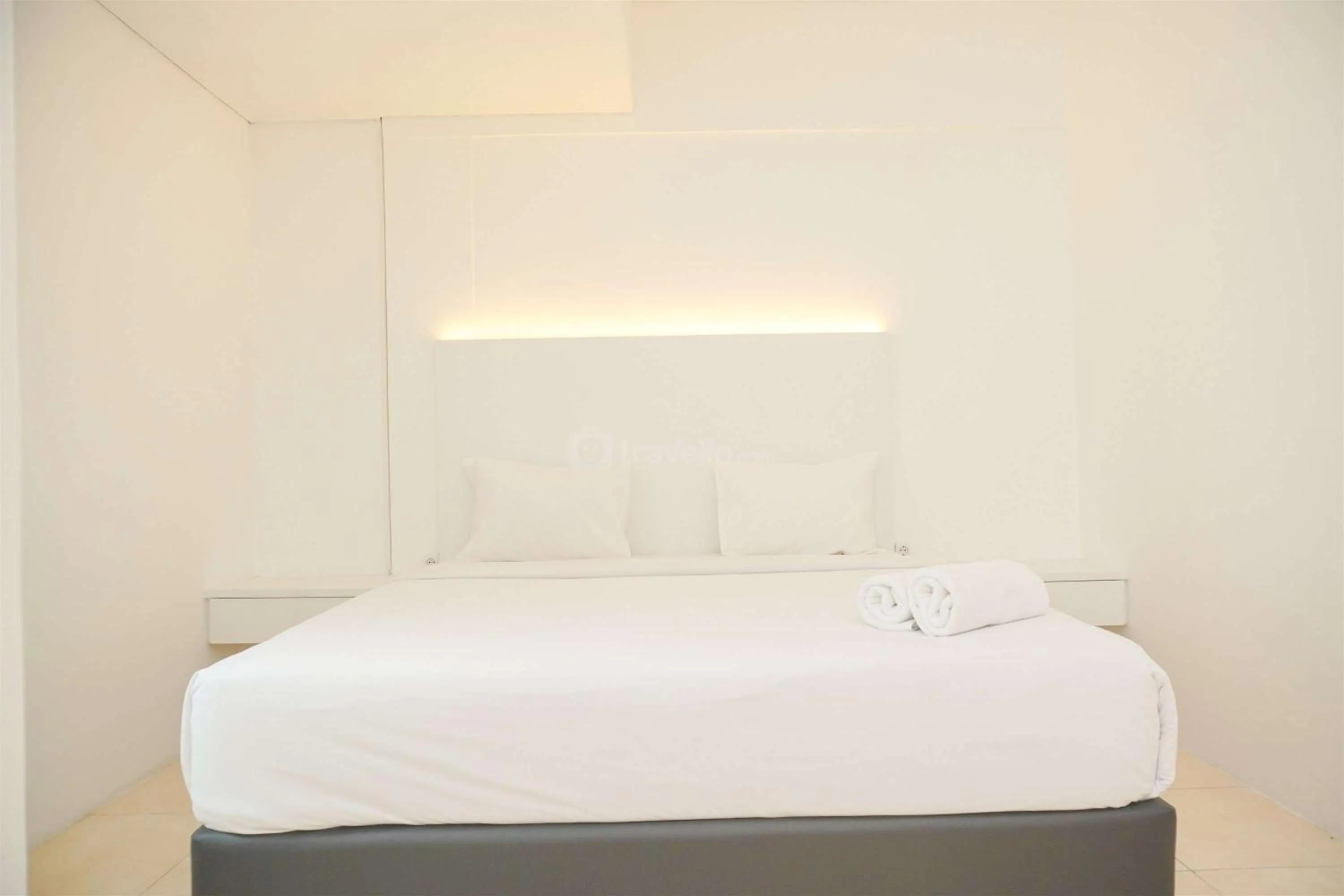 Two-Bedroom Apartment in Modern and Homey 2BR at MT Haryono Square Apartment By Travelio