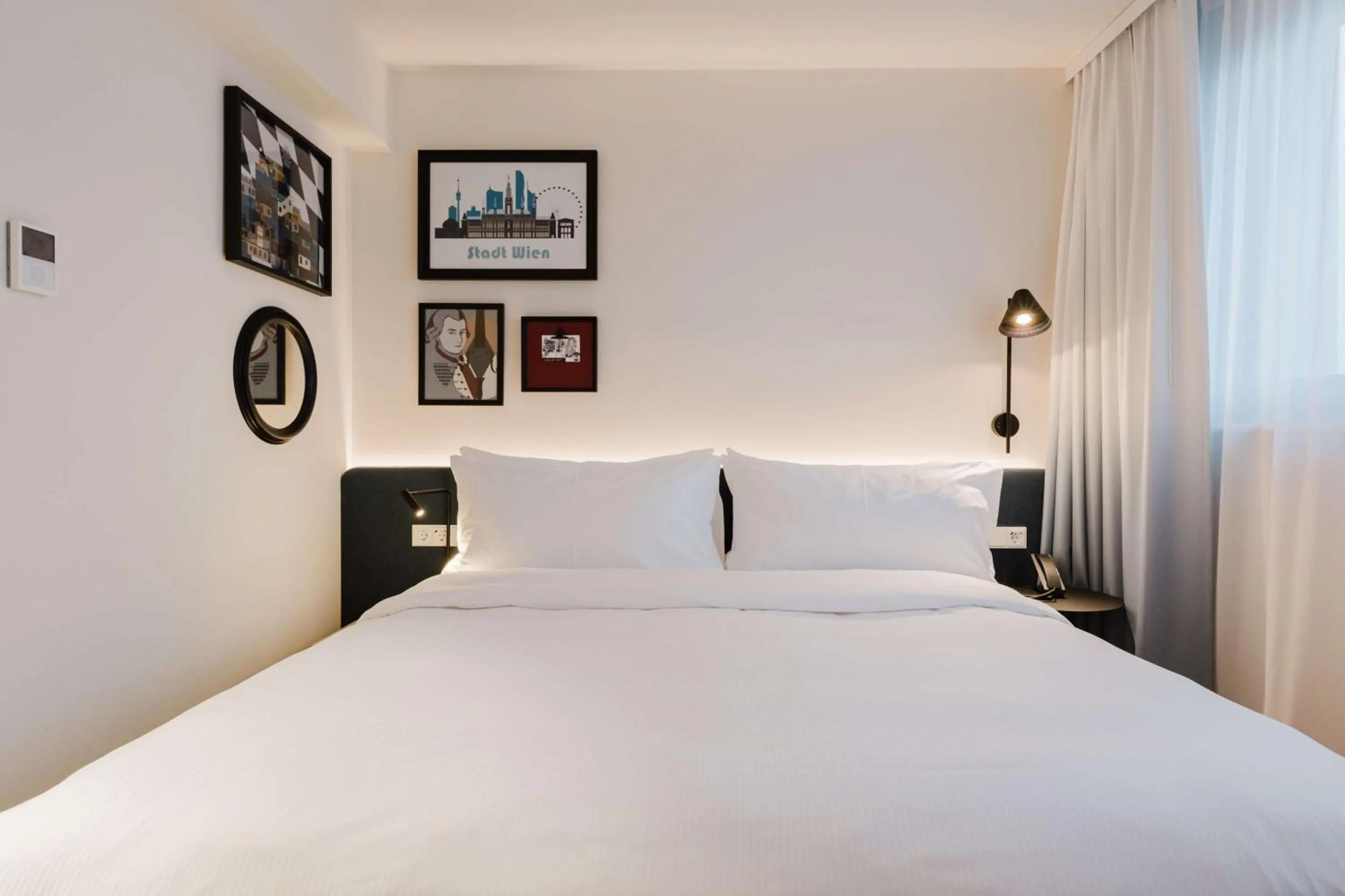 Bed in Hampton By Hilton Vienna City West