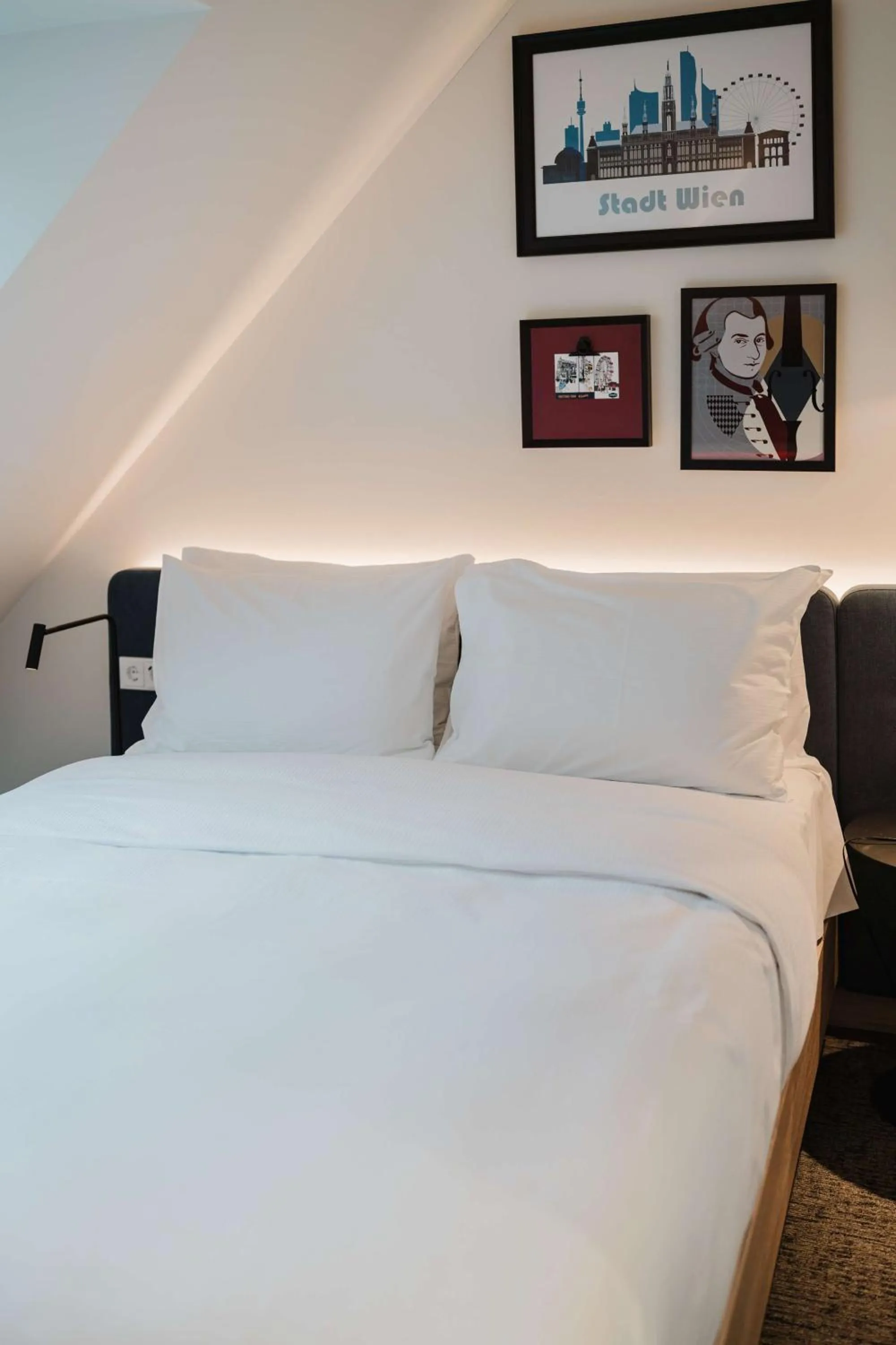 Bed in Hampton By Hilton Vienna City West