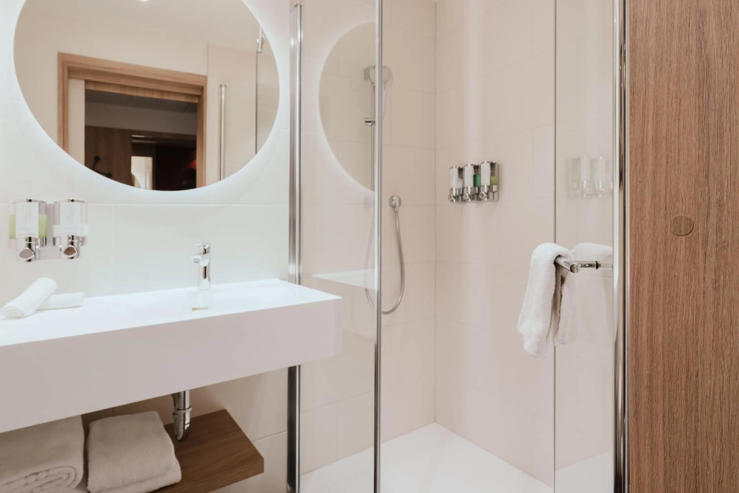 Shower in Hampton By Hilton Vienna City West