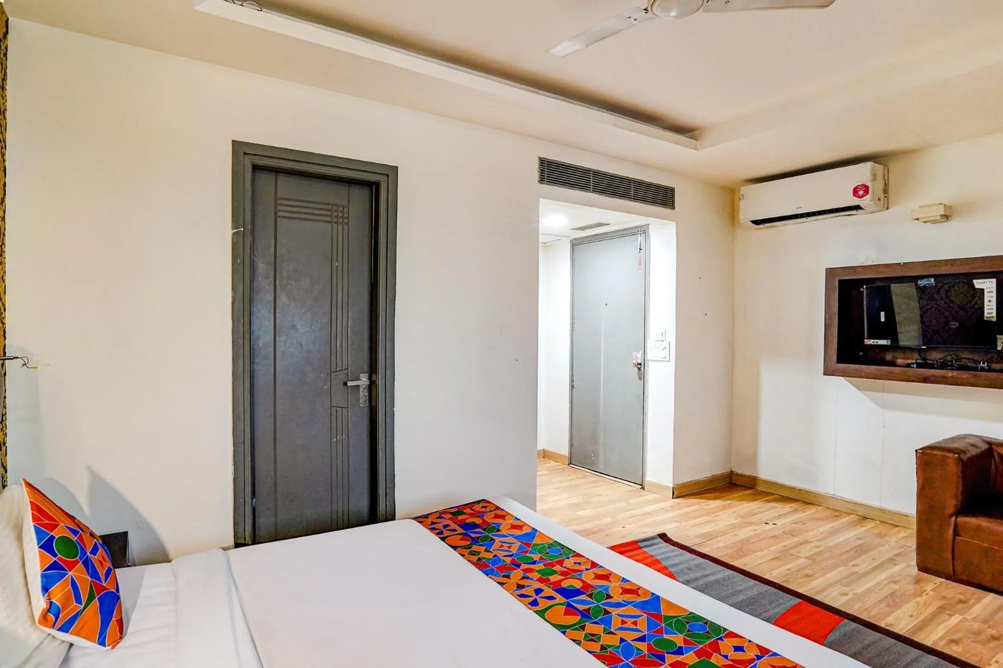 Bed in FabHotel Kaushambi