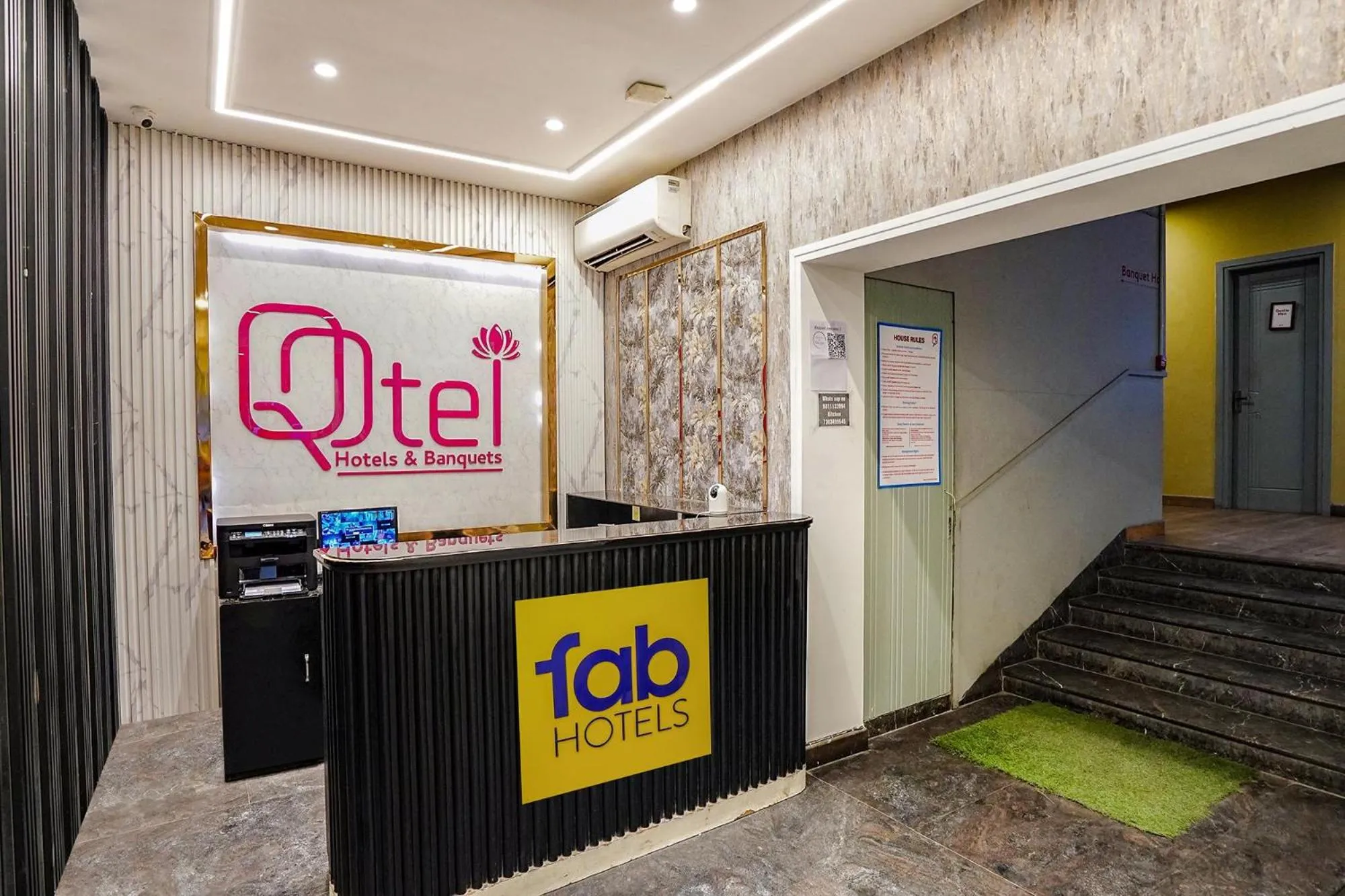 Lobby or reception in FabHotel Kaushambi