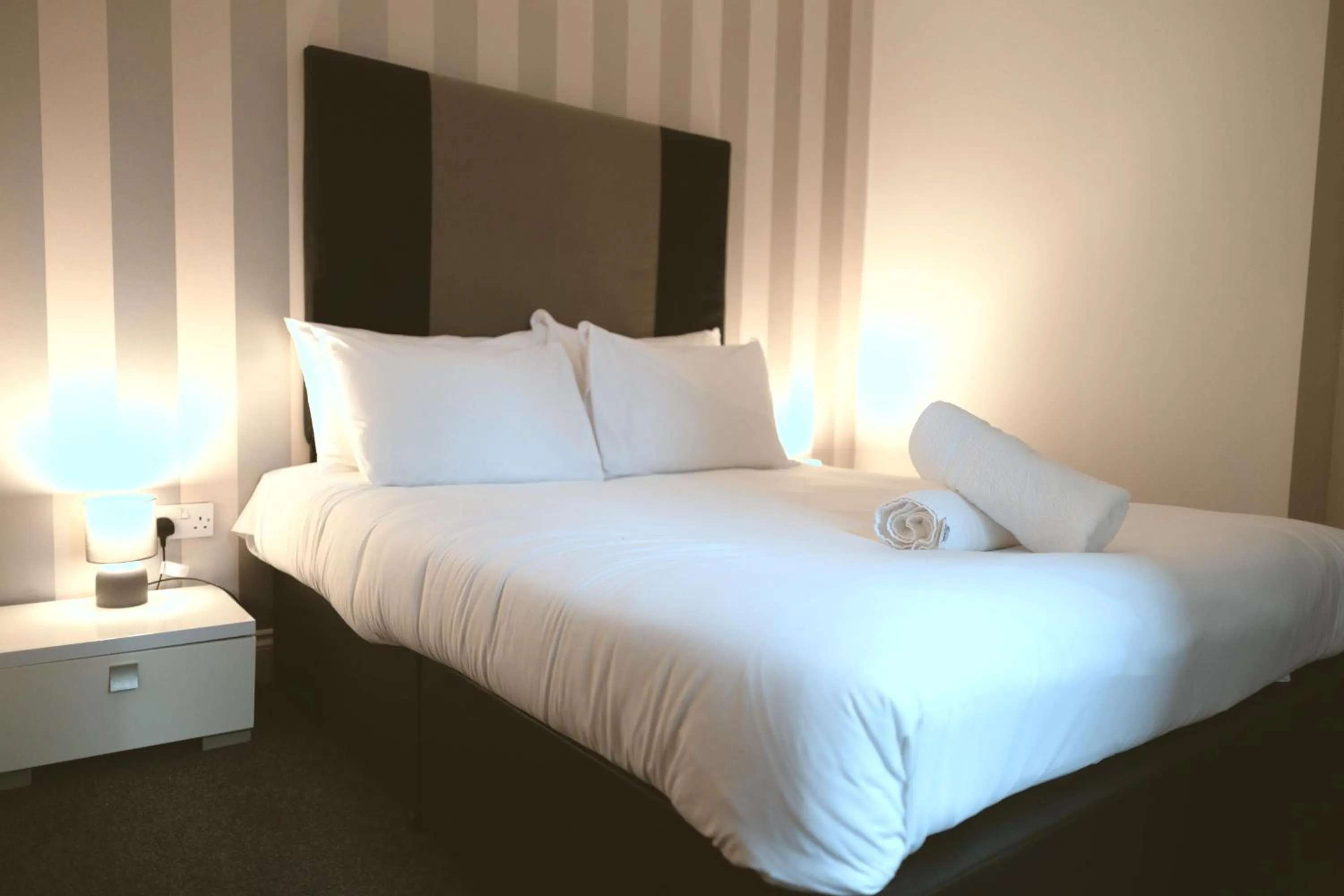 Bed in Kensington House by Warren Collection