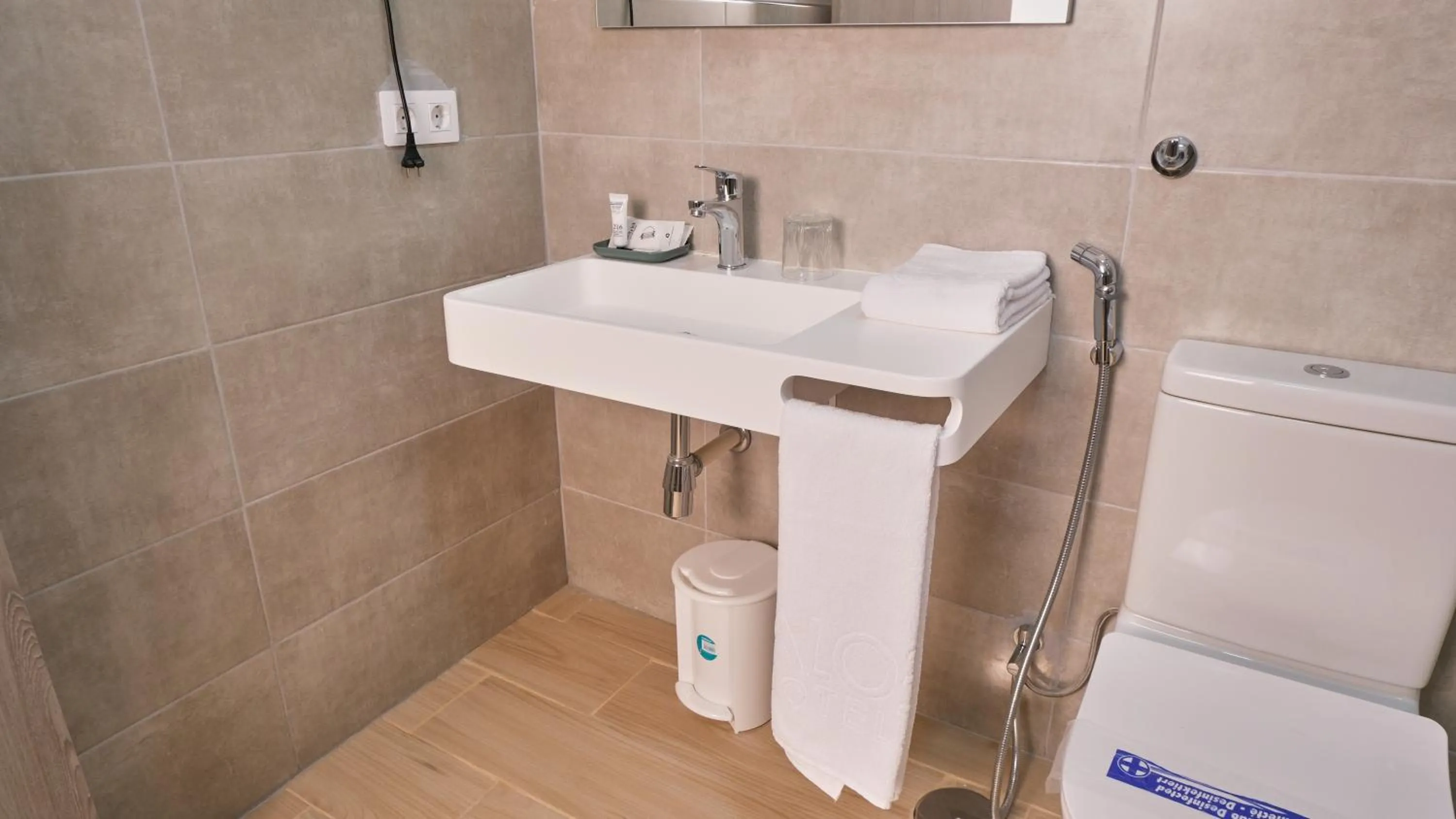 Bathroom in Hotel Aloe Emira NKC
