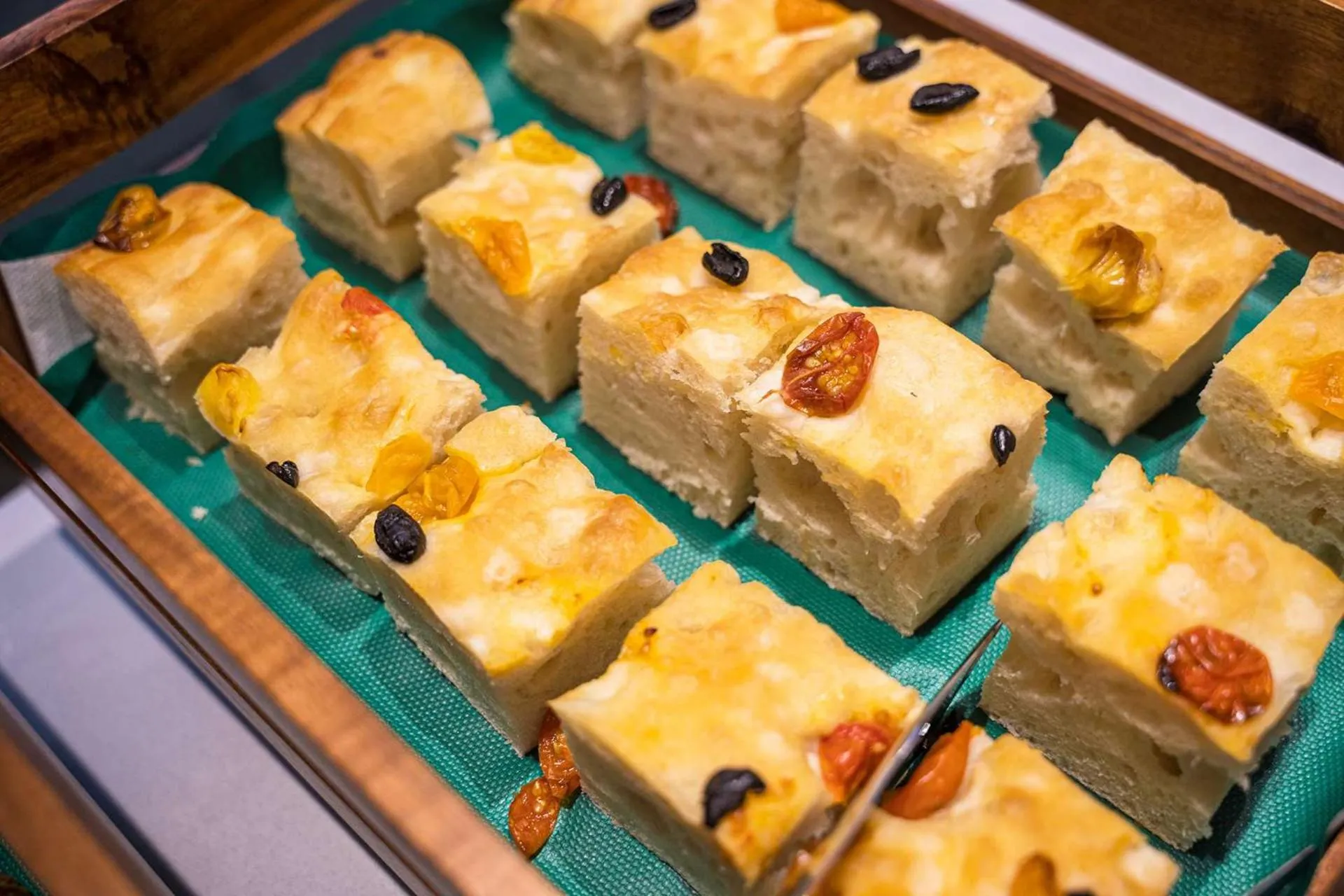 Dining area in Hampton By Hilton Locarno