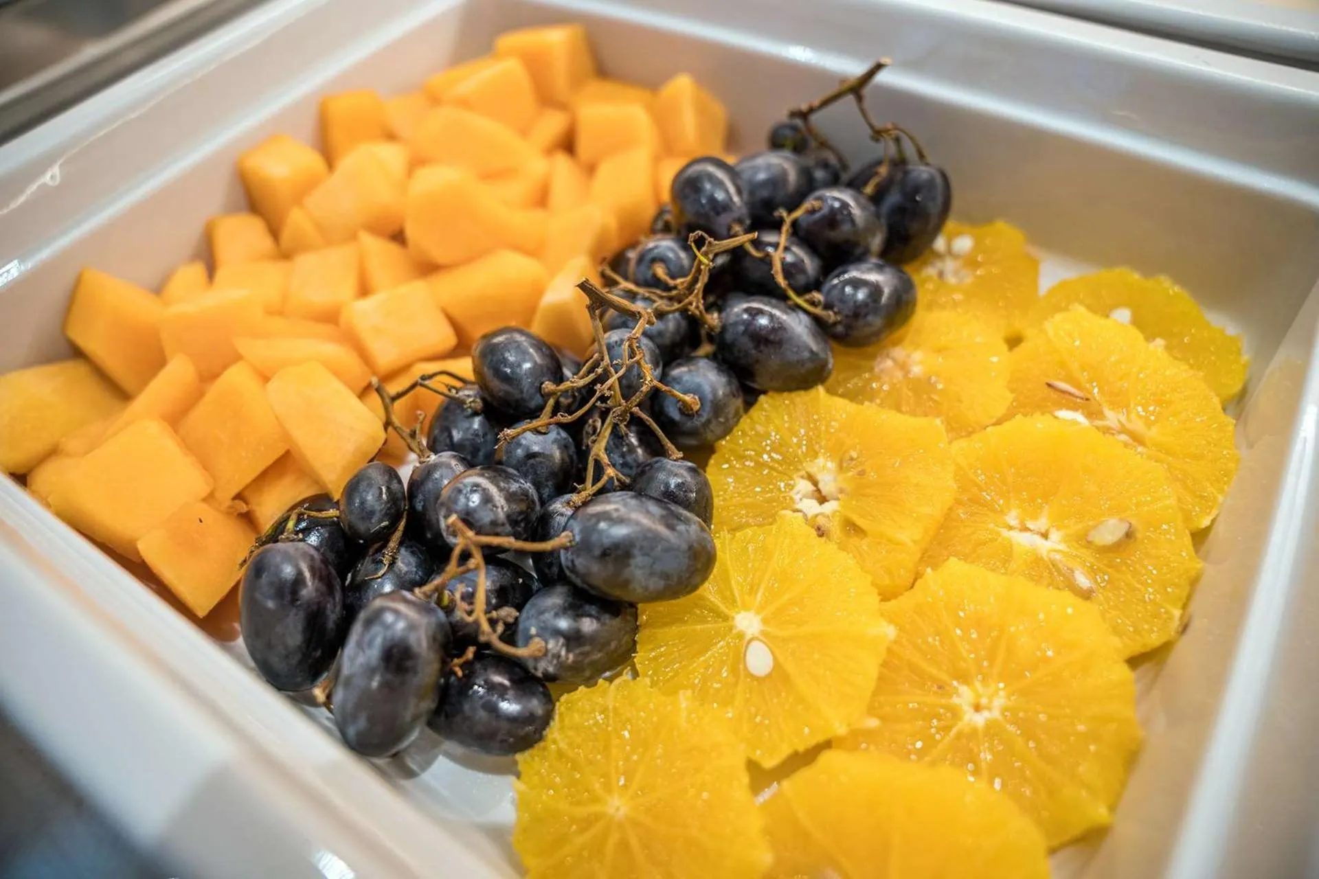 Dining area in Hampton By Hilton Locarno