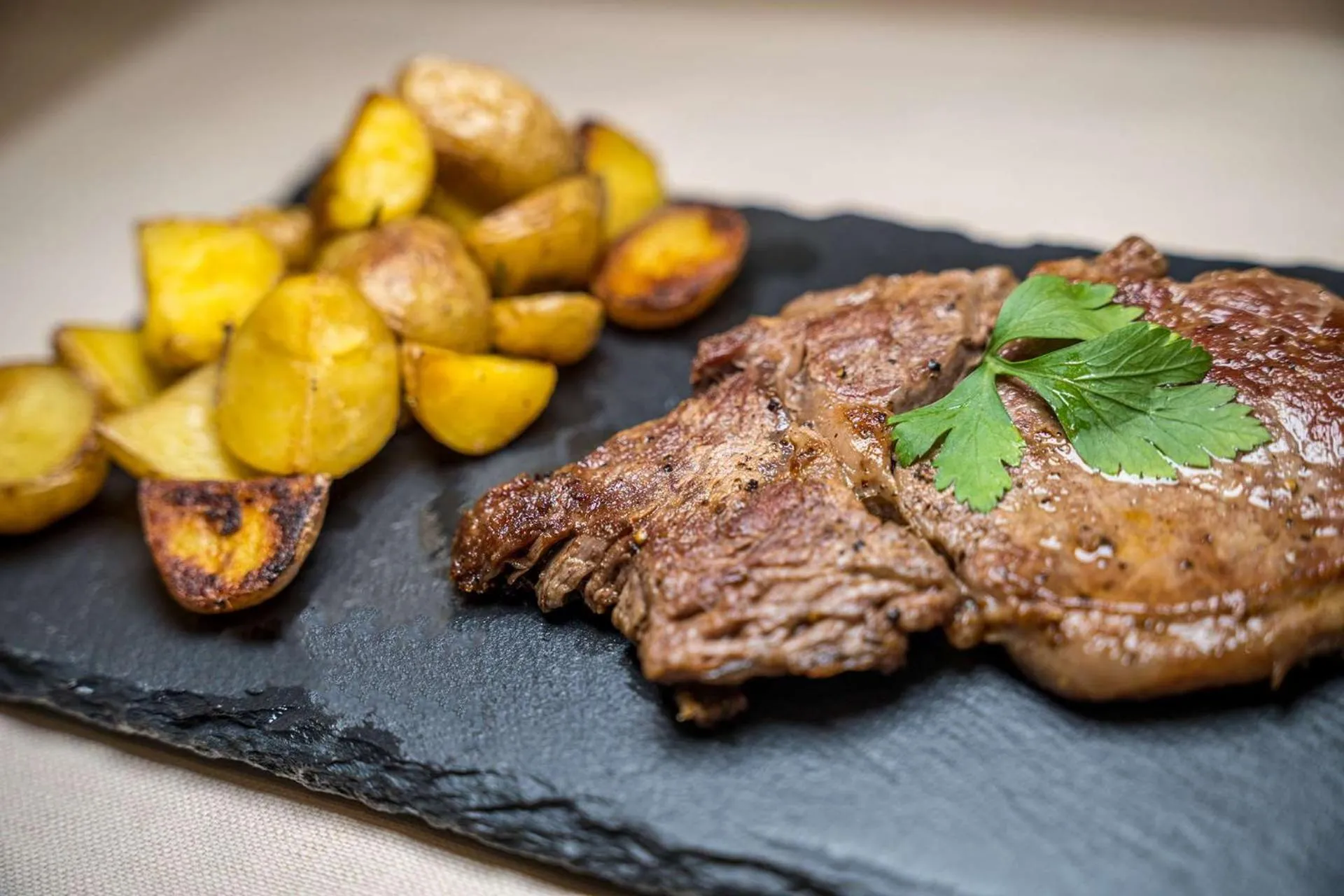 Dining area in Hampton By Hilton Locarno