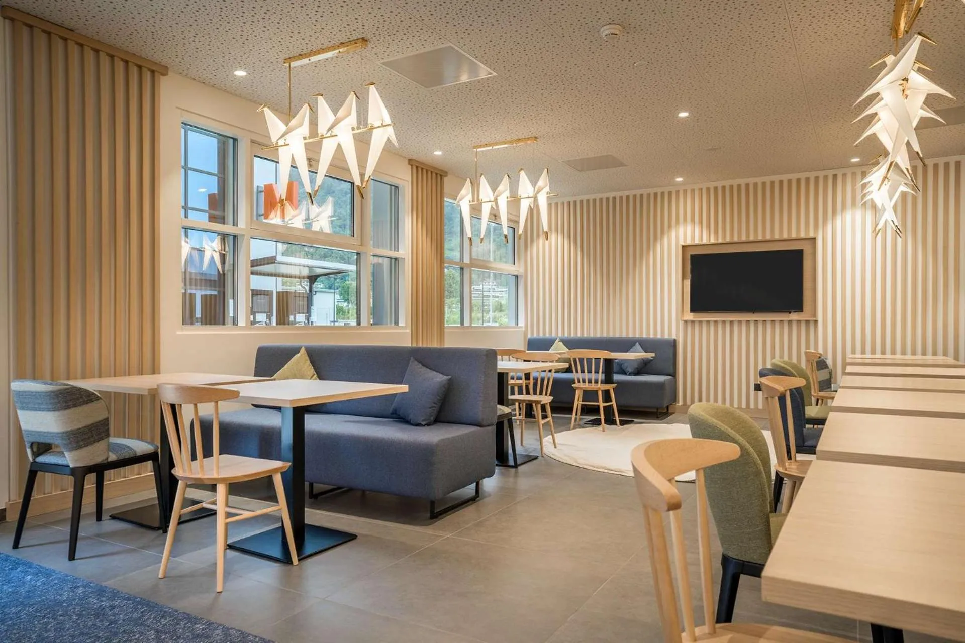 Restaurant/places to eat in Hampton By Hilton Locarno