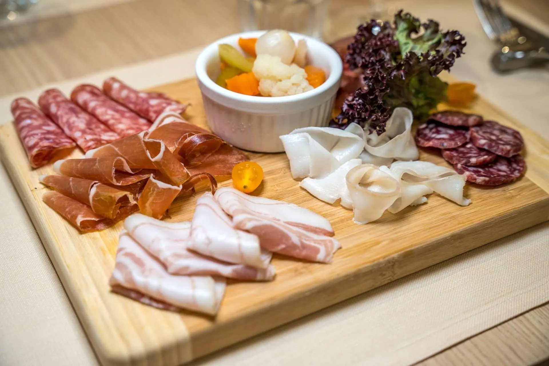 Dining area in Hampton By Hilton Locarno