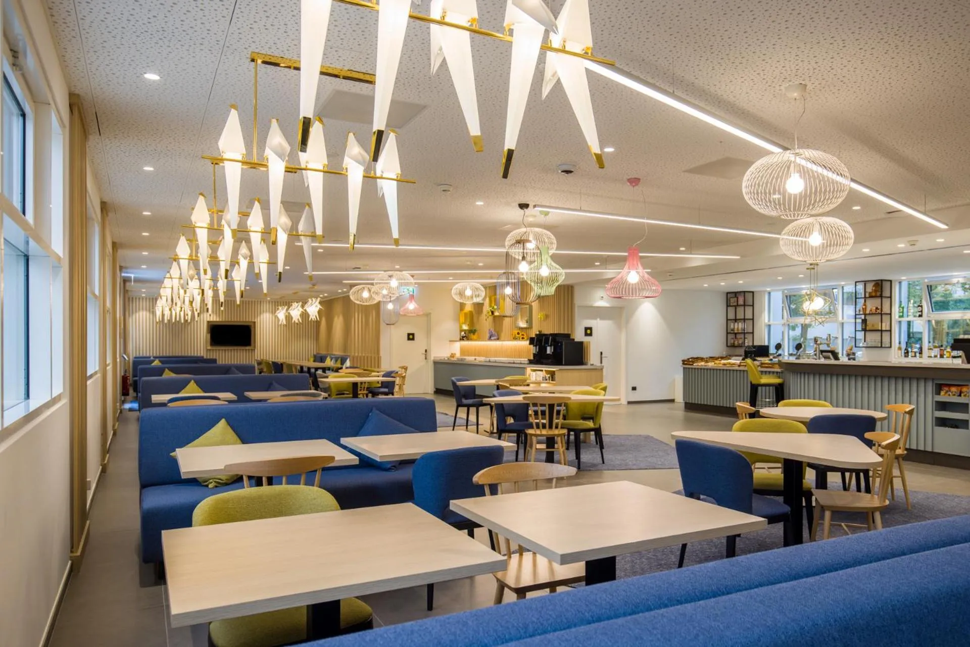 Restaurant/places to eat in Hampton By Hilton Locarno