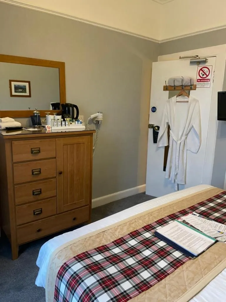 Bedroom, Bed in Daviot Guest House