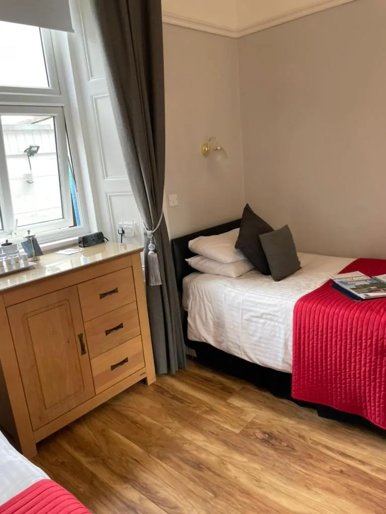 Bedroom, Bed in Daviot Guest House