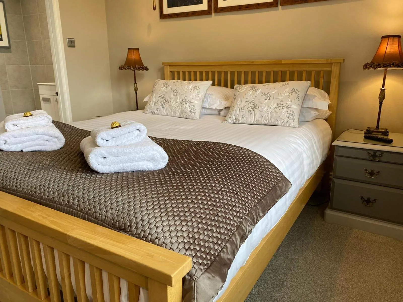 Bedroom, Bed in Lakeside Country Guest House