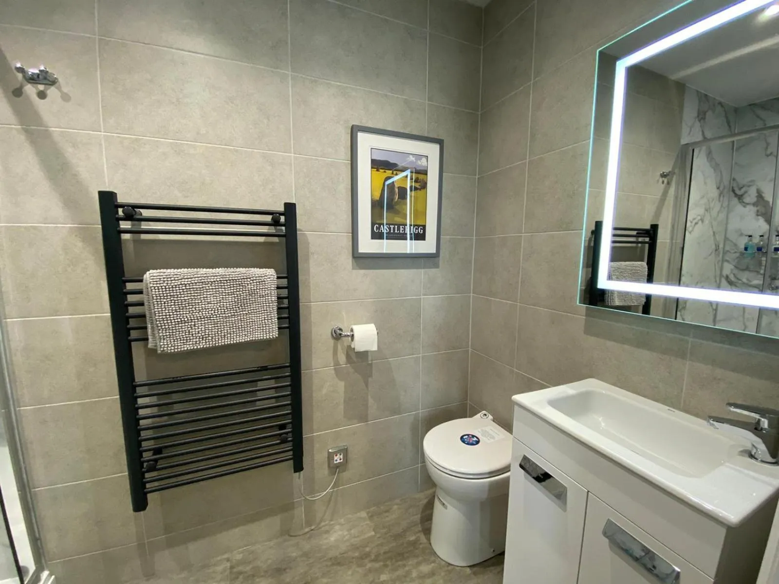 Bathroom in Lakeside Country Guest House