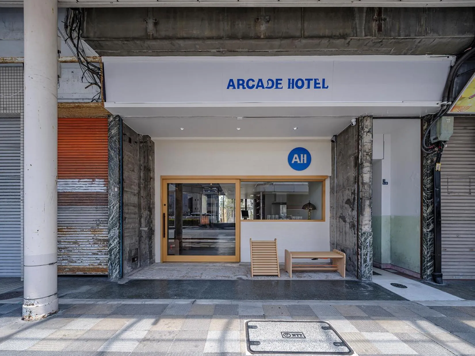 Facade/entrance in Arcade Hotel