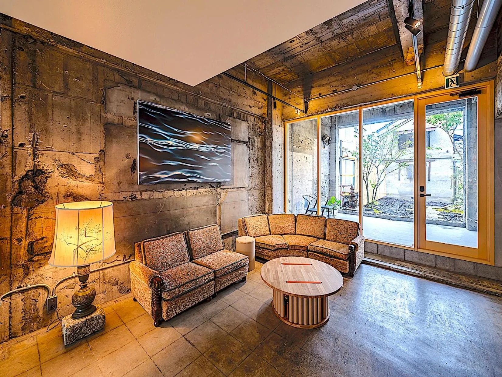 Living room in Arcade Hotel