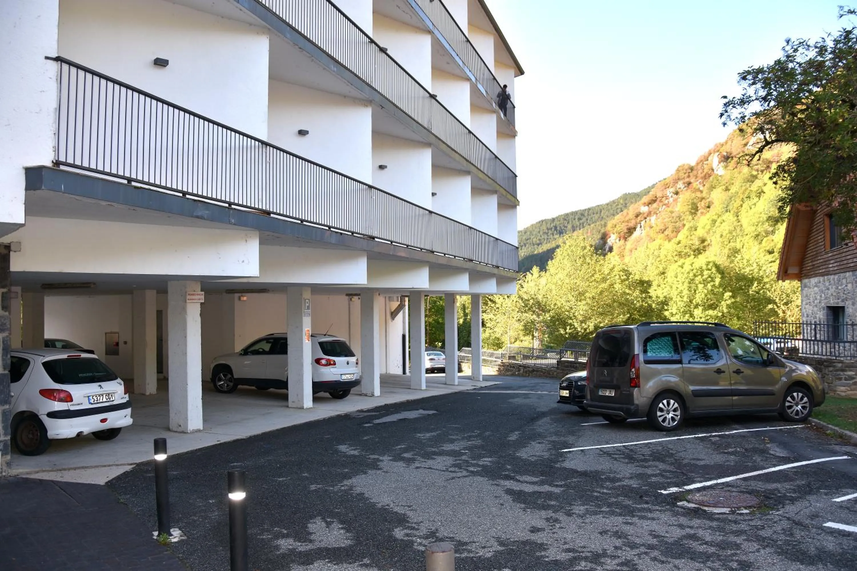 Parking in Hotel y Apartamentos SNÖ Isaba