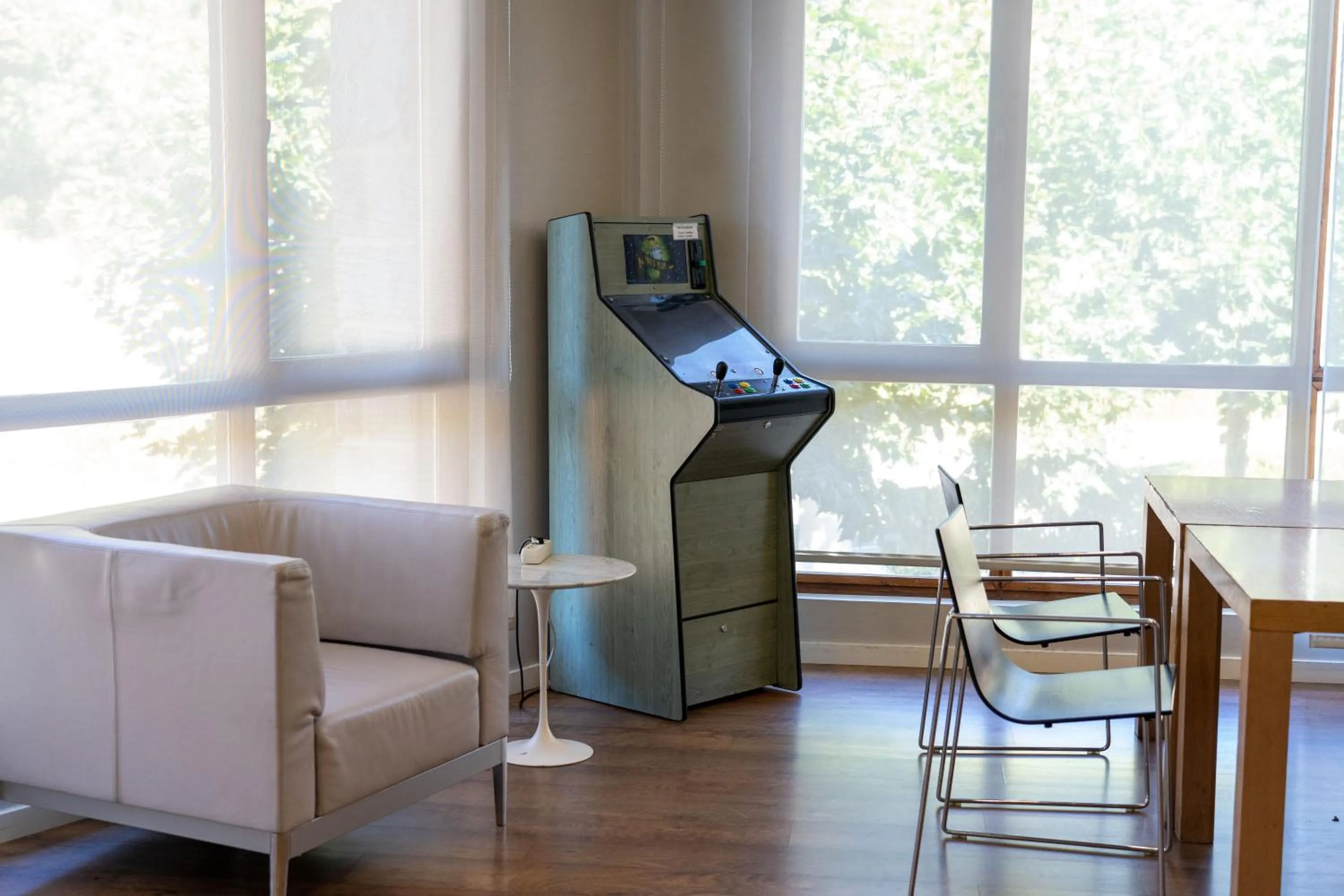 Lounge or bar in Hotel y Apartamentos SNÖ Isaba