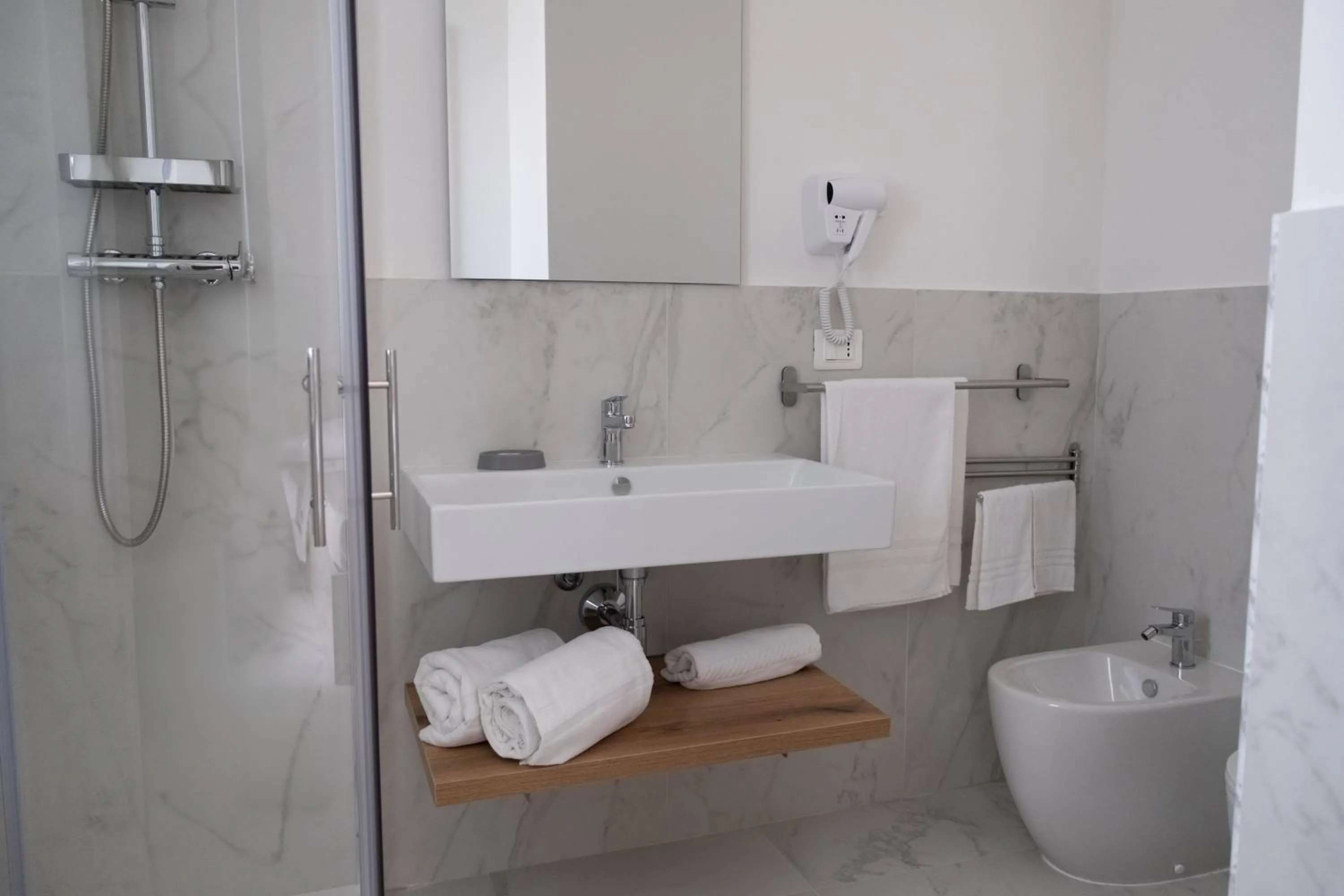 Shower in Hotel Diadema