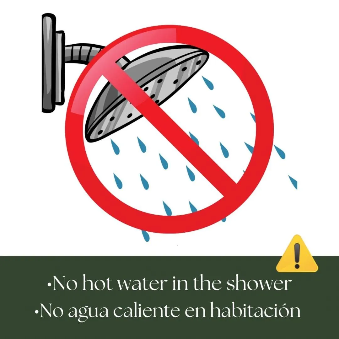 Shower in Lorenzo Hotel