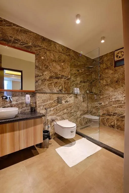 Shower in Gulmohar Mansion - A Boutique Stay