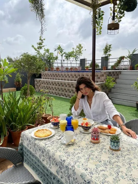 Restaurant/places to eat in Gulmohar Mansion - A Boutique Stay