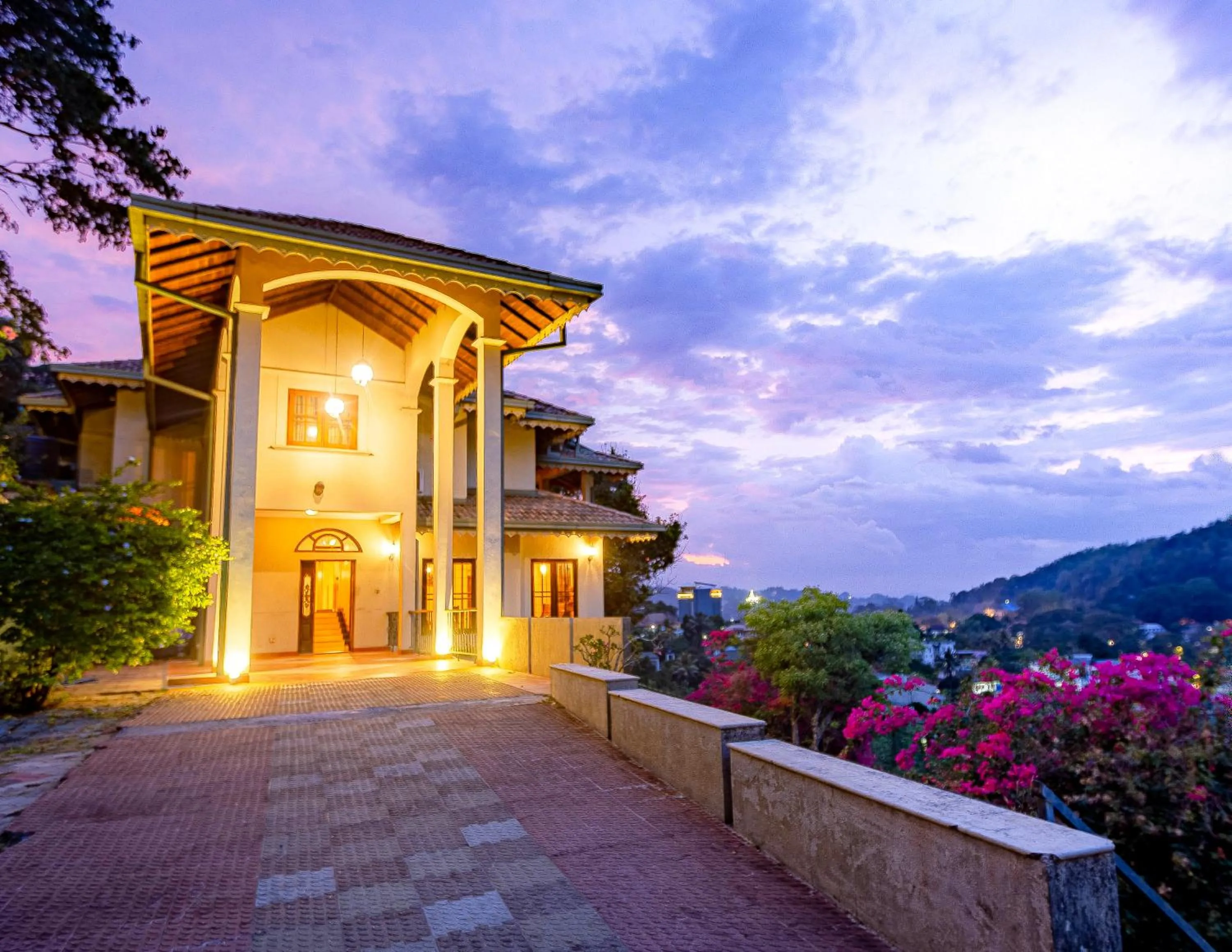 Property building in Starry Boutique