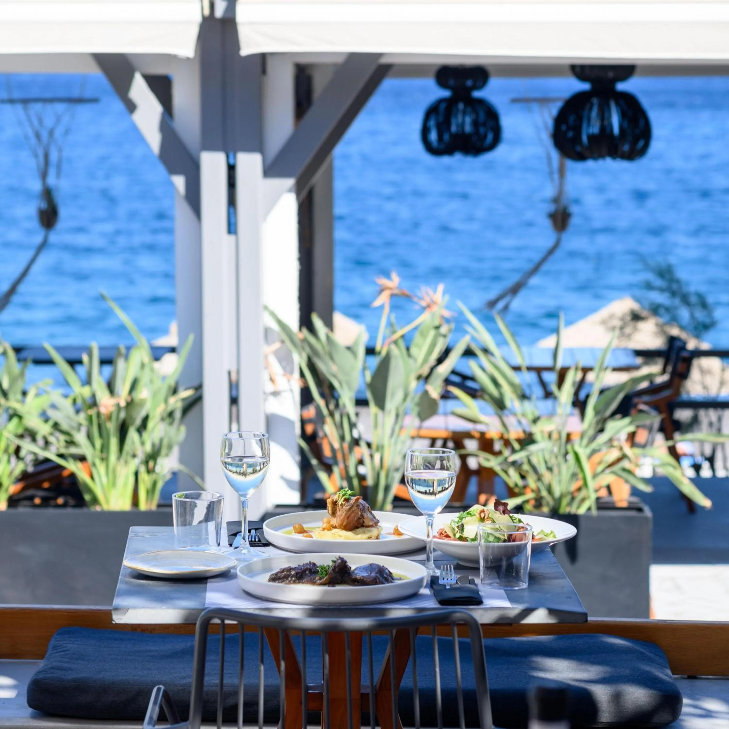 Restaurant/places to eat in Afroditi Venus Beach Resort