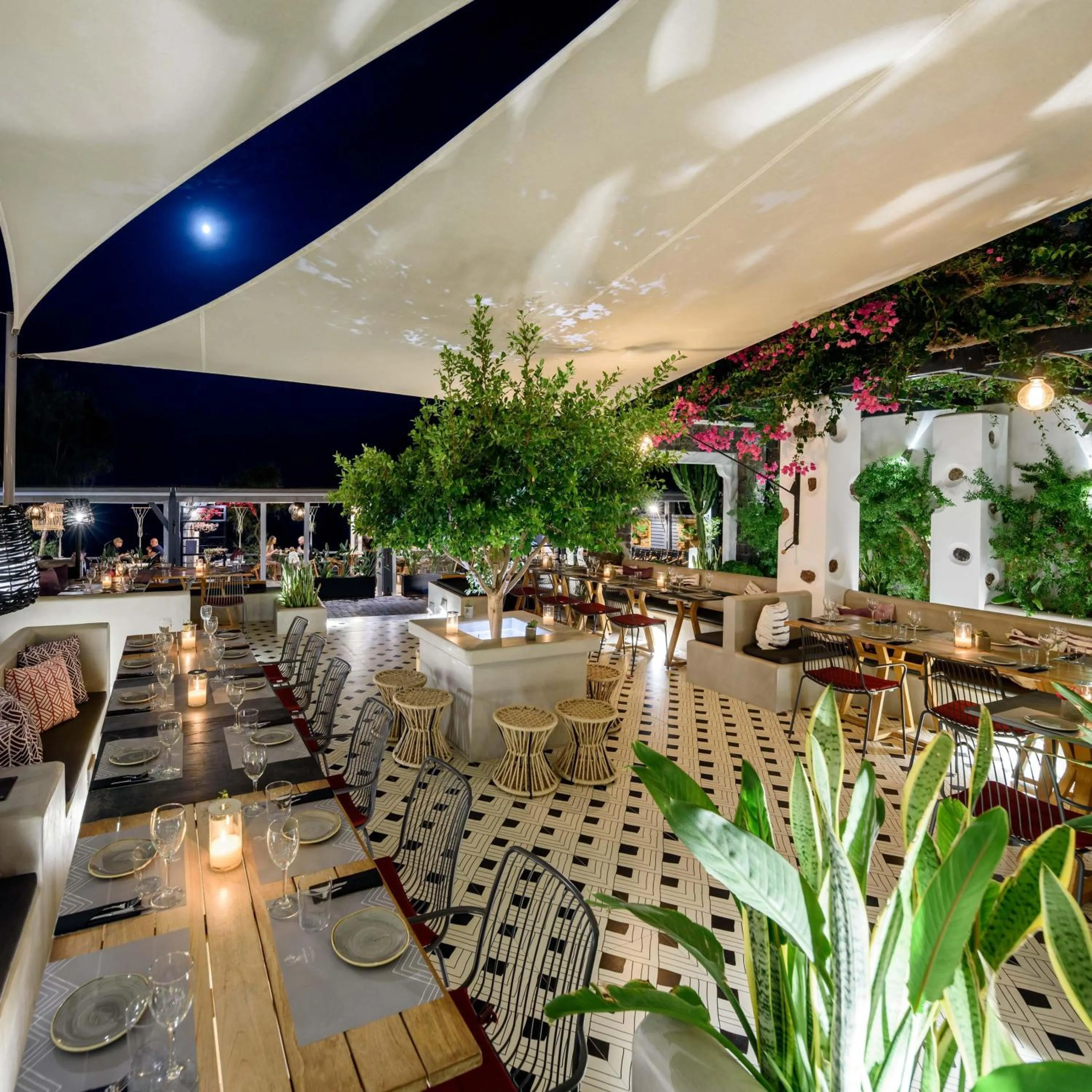 Restaurant/places to eat in Afroditi Venus Beach Resort