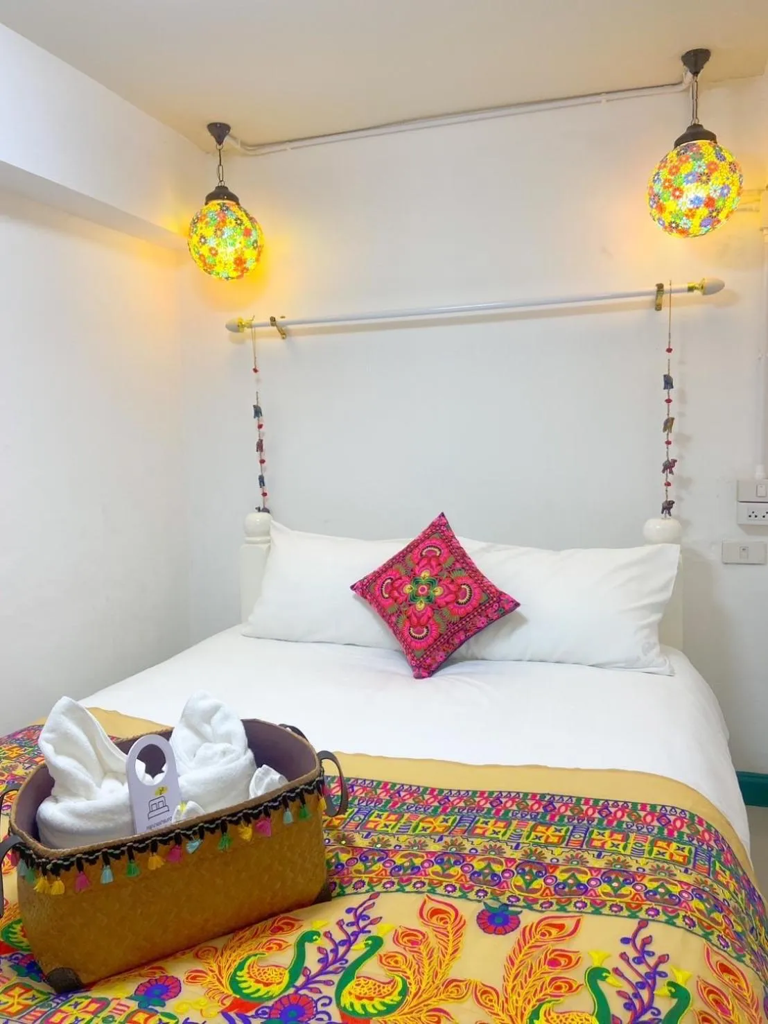 Bedroom, Bed in Yellow Lamoon Hotel